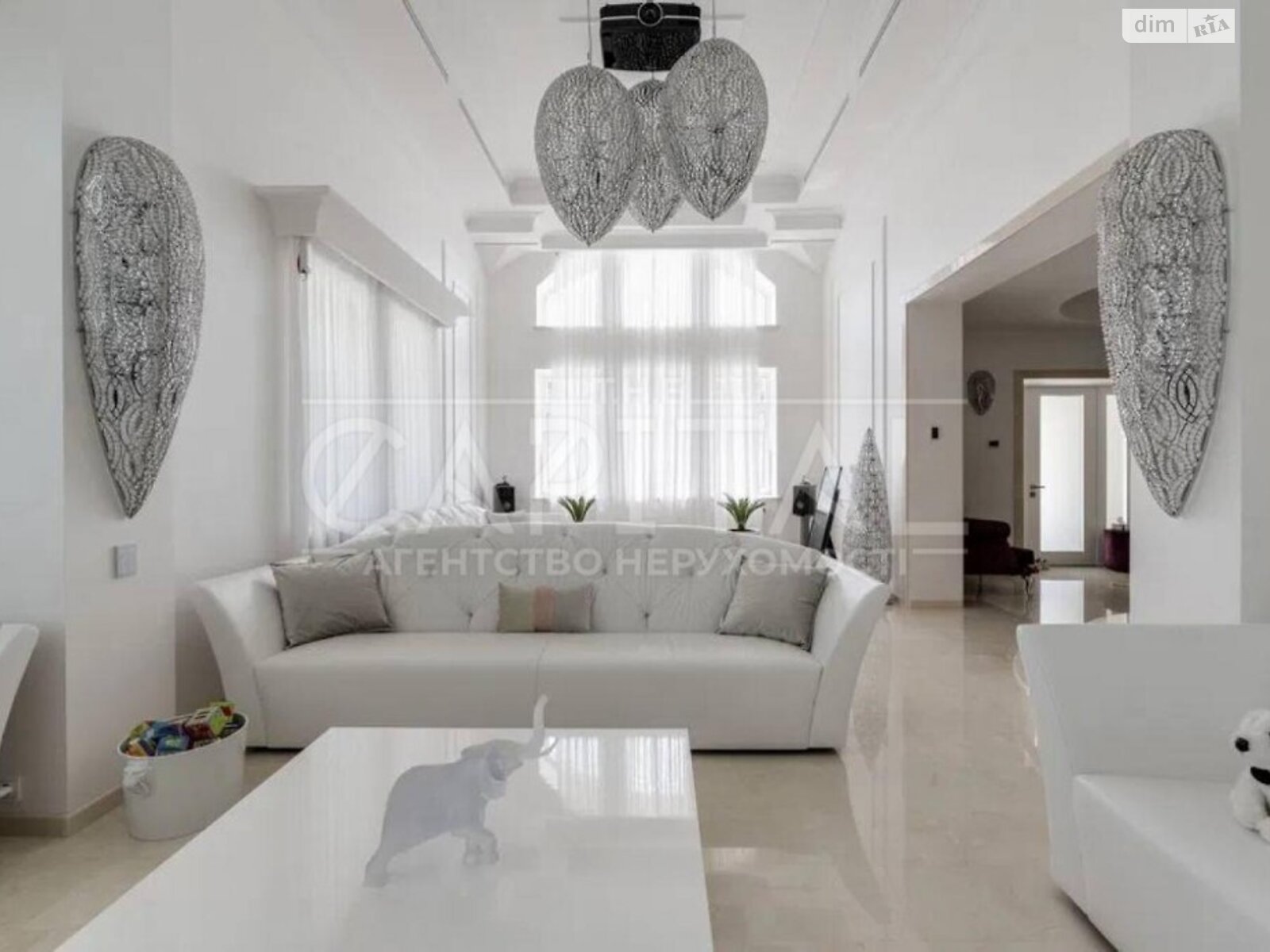 двоповерховий будинок з балконом, 850 кв. м, цегла. Продаж у Гостомелі фото 1 двоповерховий будинок з балконом, 850 кв. м, цегла. Продаж у Гостомелі фото 1