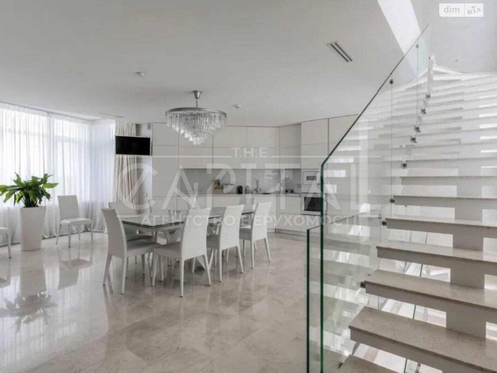 двоповерховий будинок з балконом, 850 кв. м, цегла. Продаж у Гостомелі фото 1 двоповерховий будинок з балконом, 850 кв. м, цегла. Продаж у Гостомелі фото 1