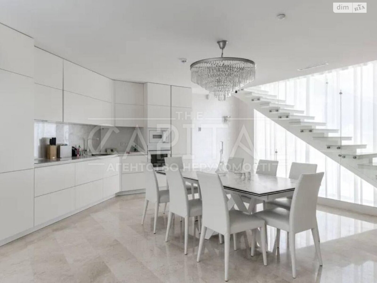 двоповерховий будинок з балконом, 850 кв. м, цегла. Продаж у Гостомелі фото 1 двоповерховий будинок з балконом, 850 кв. м, цегла. Продаж у Гостомелі фото 1