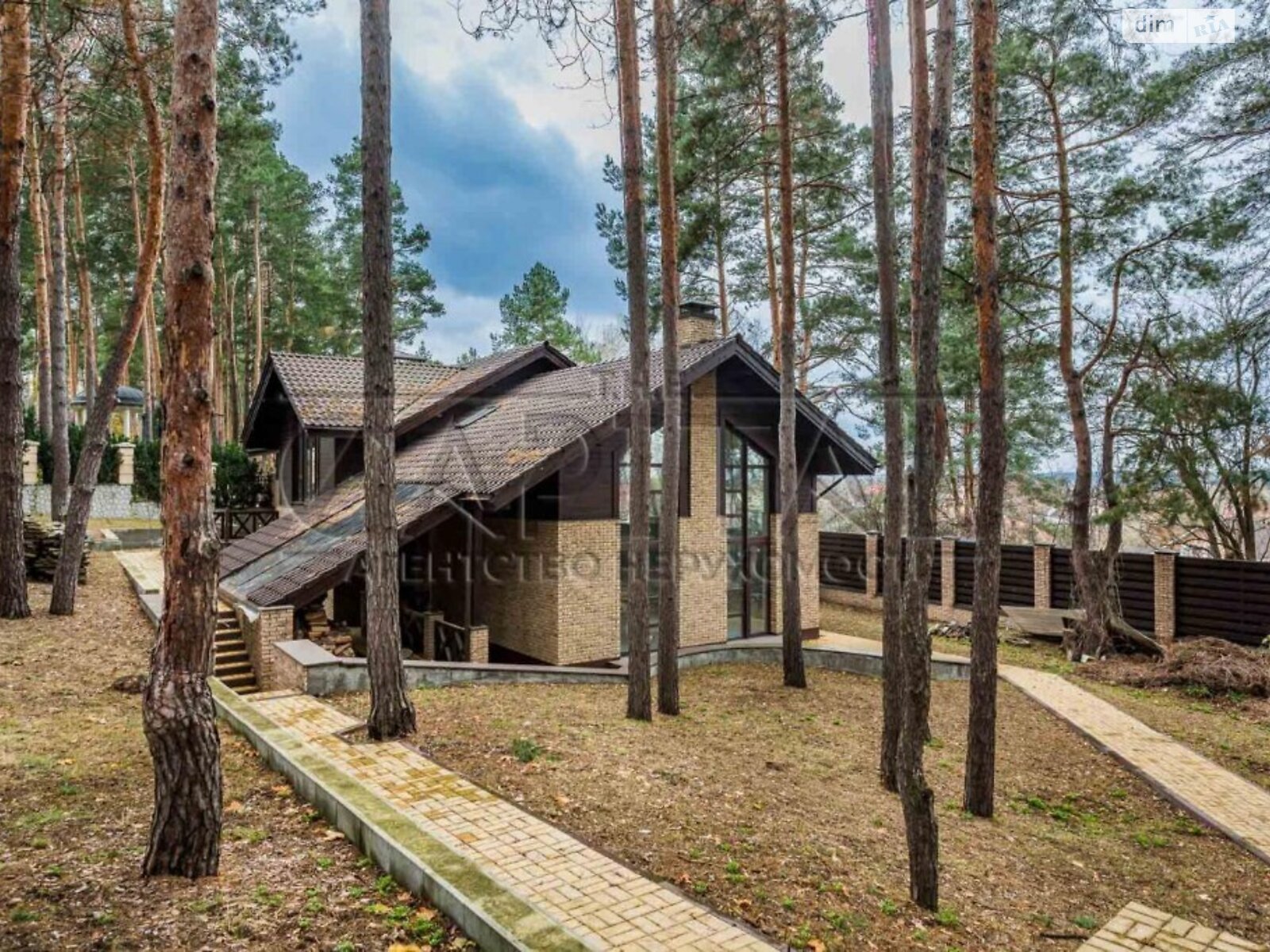 двоповерховий будинок з верандою, 484 кв. м, цегла. Продаж у Гостомелі фото 1 двоповерховий будинок з верандою, 484 кв. м, цегла. Продаж у Гостомелі фото 1