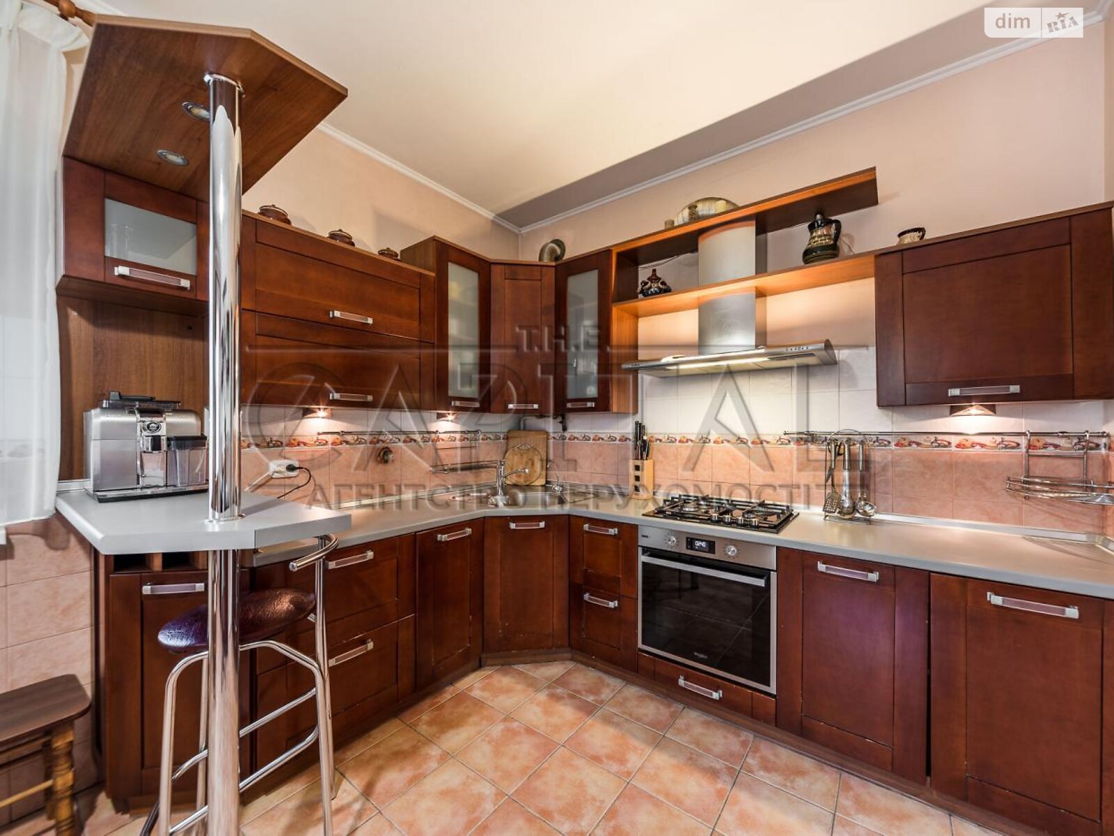 триповерховий будинок з опаленням, 420 кв. м, цегла. Продаж у Гостомелі фото 1 триповерховий будинок з опаленням, 420 кв. м, цегла. Продаж у Гостомелі фото 1