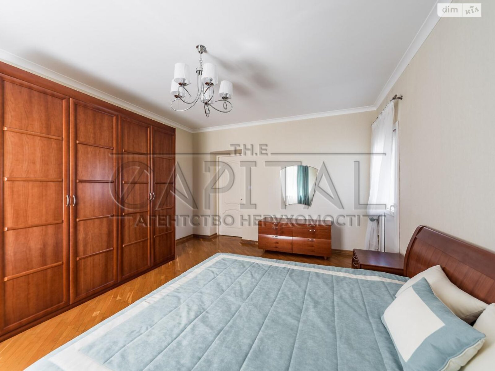 триповерховий будинок з опаленням, 420 кв. м, цегла. Продаж у Гостомелі фото 1 триповерховий будинок з опаленням, 420 кв. м, цегла. Продаж у Гостомелі фото 1