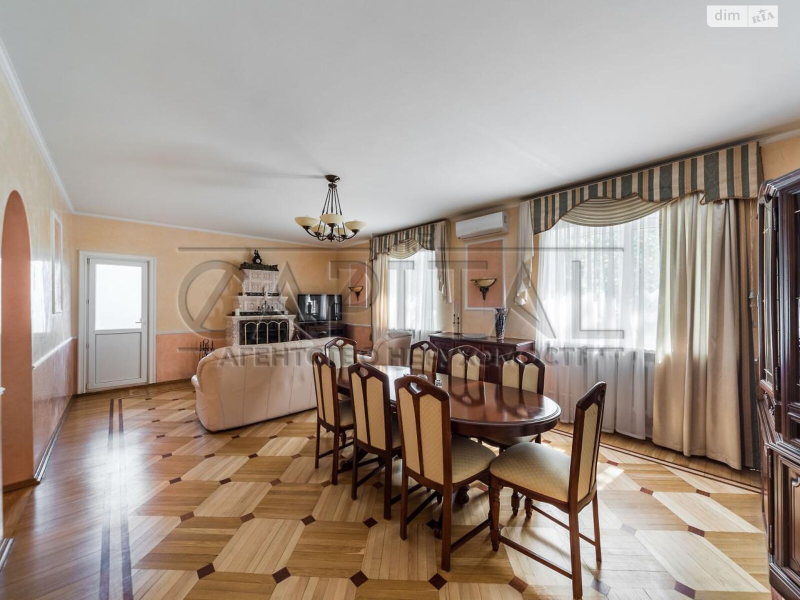 триповерховий будинок з опаленням, 420 кв. м, цегла. Продаж у Гостомелі фото 1 триповерховий будинок з опаленням, 420 кв. м, цегла. Продаж у Гостомелі фото 1