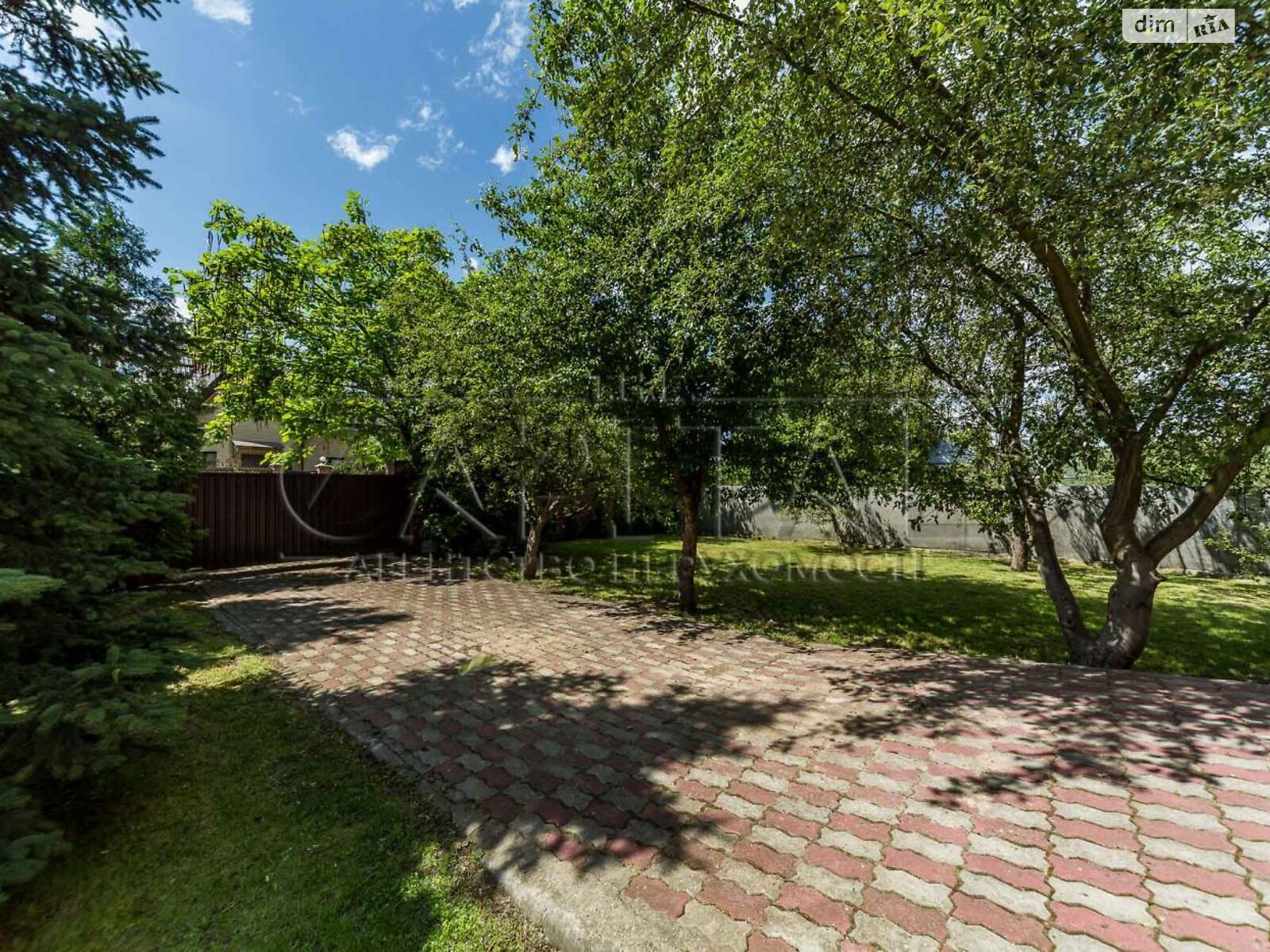 триповерховий будинок з опаленням, 420 кв. м, цегла. Продаж у Гостомелі фото 1 триповерховий будинок з опаленням, 420 кв. м, цегла. Продаж у Гостомелі фото 1