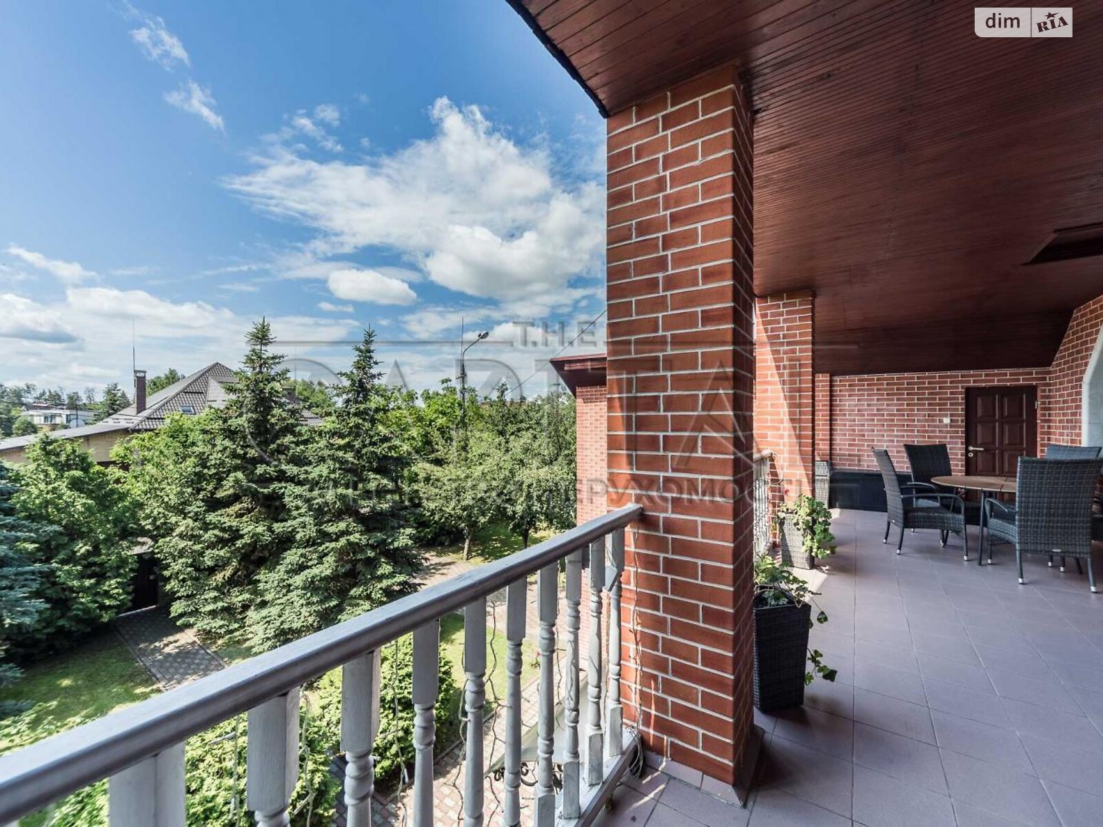 триповерховий будинок з опаленням, 420 кв. м, цегла. Продаж у Гостомелі фото 1 триповерховий будинок з опаленням, 420 кв. м, цегла. Продаж у Гостомелі фото 1