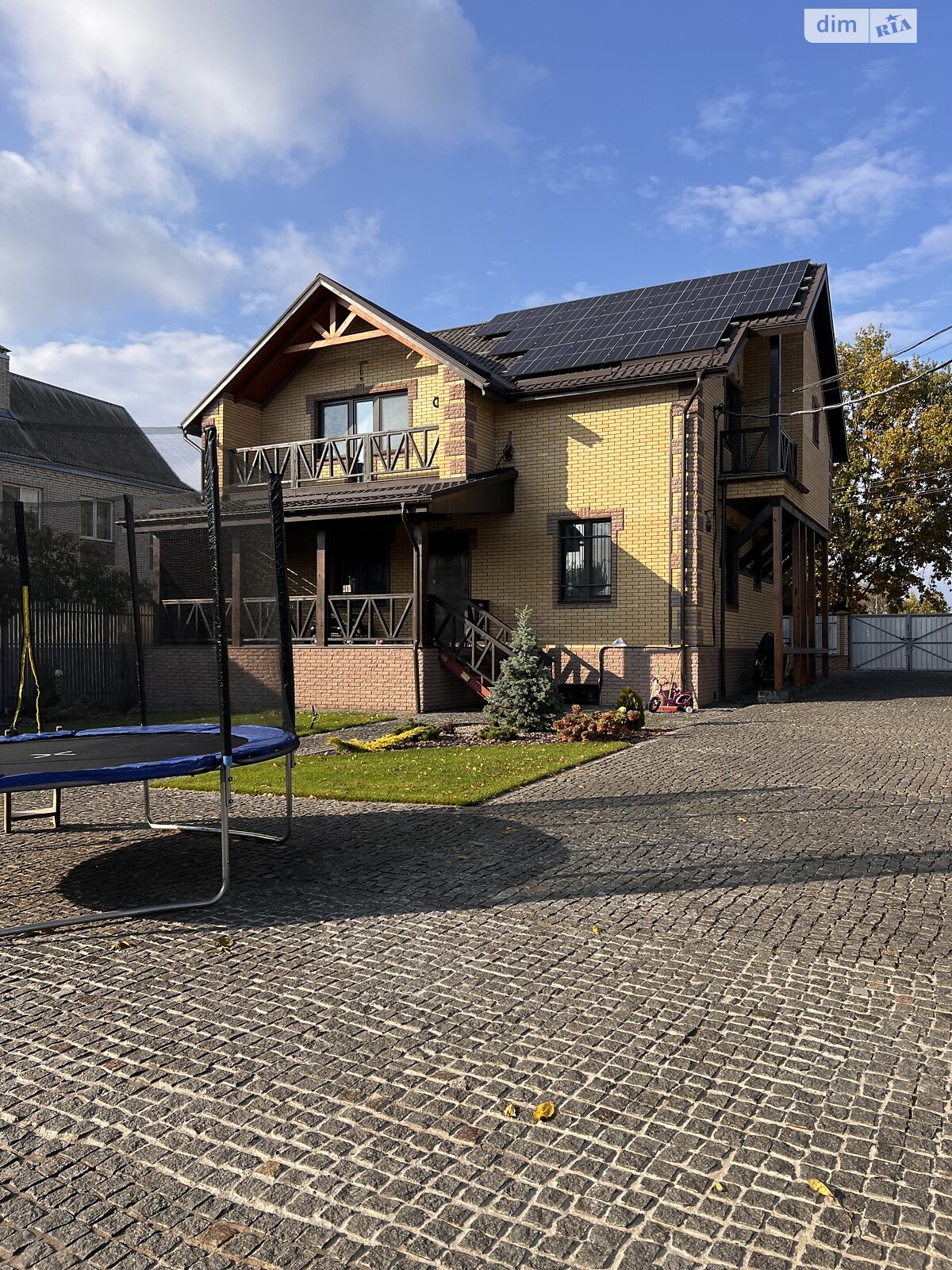 двухэтажный дом, 297 кв. м, кирпич. Продажа в Гребенках фото 1