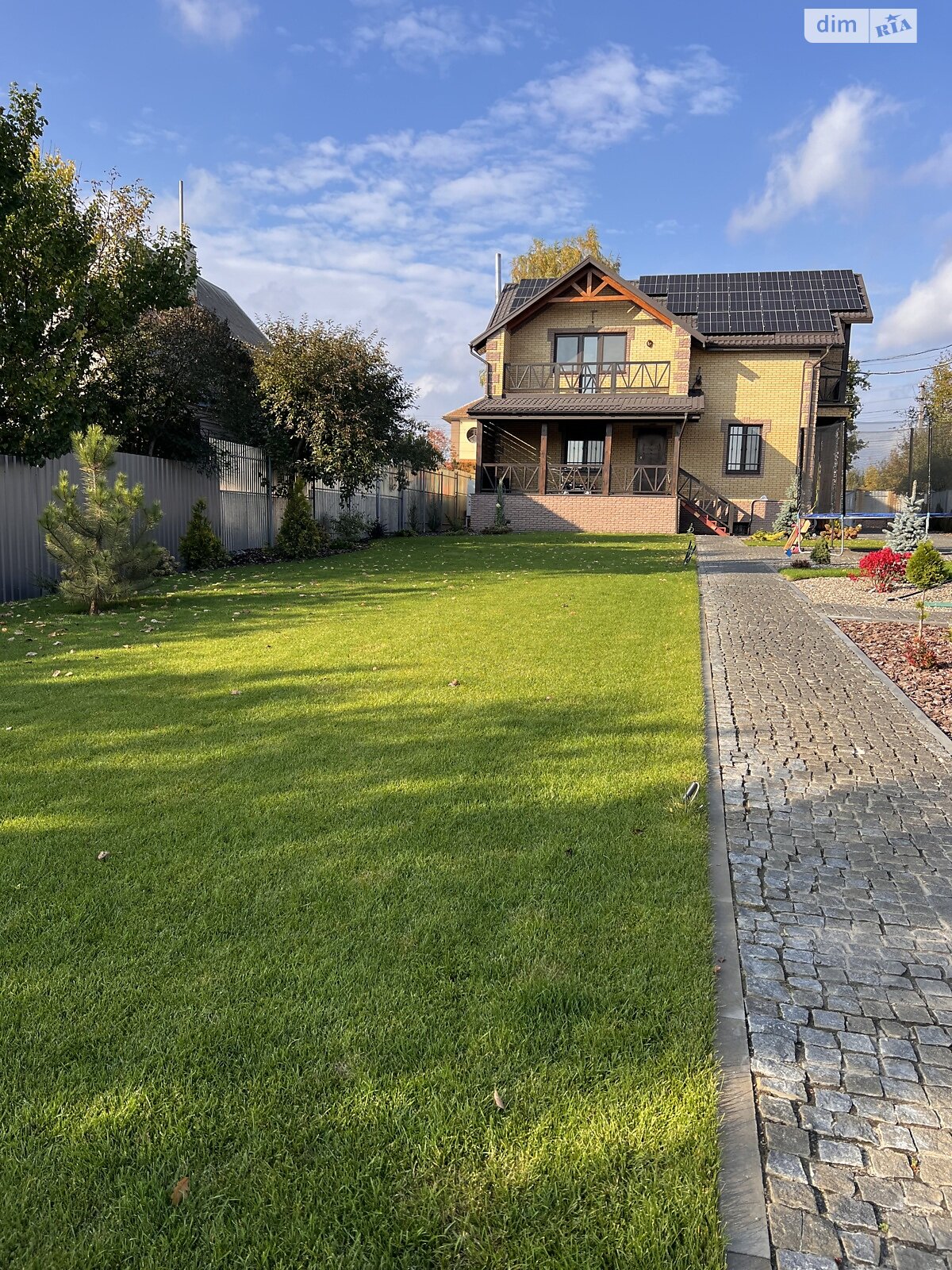 двухэтажный дом, 297 кв. м, кирпич. Продажа в Гребенках фото 1