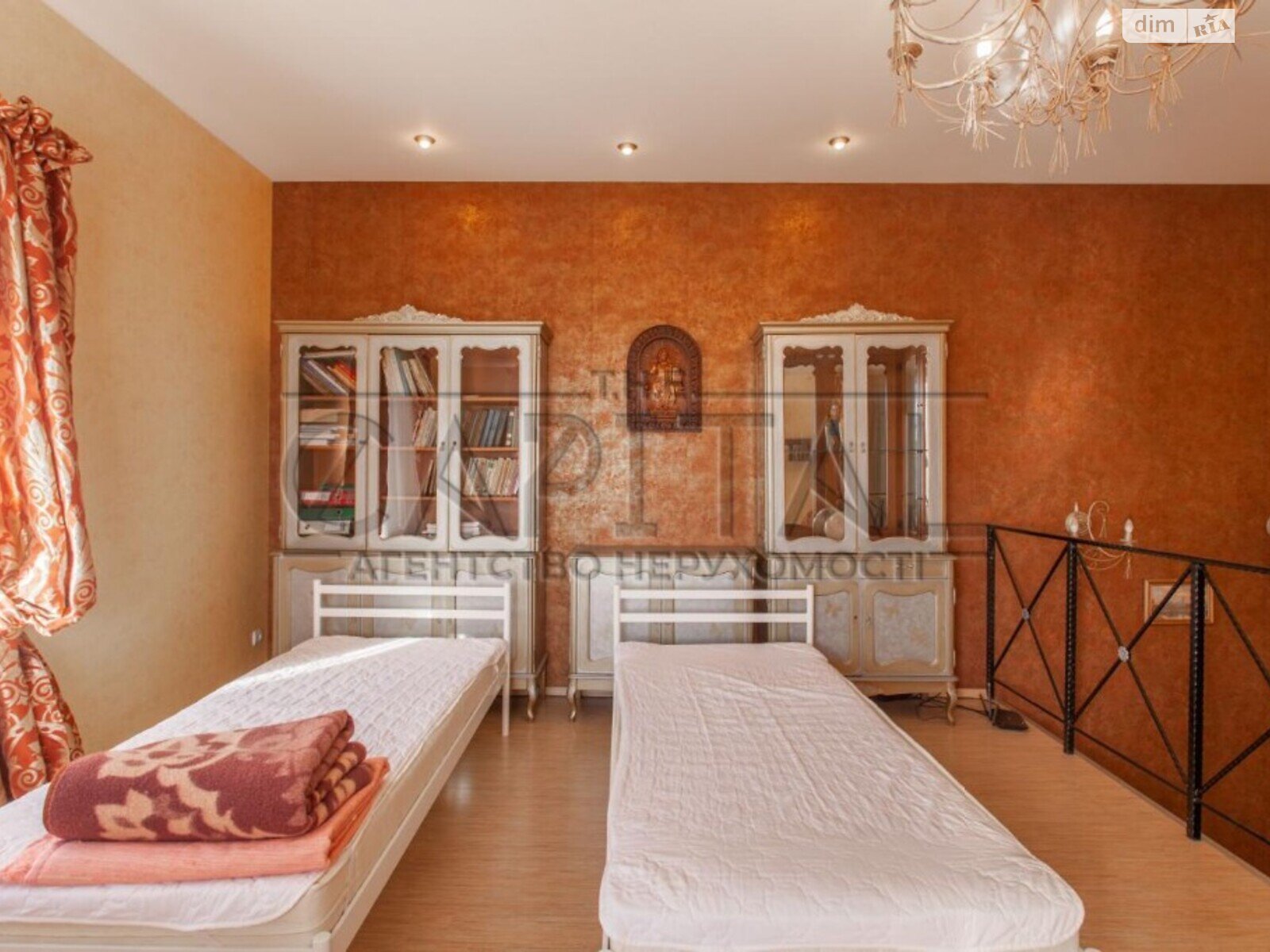 трехэтажный дом, 1700 кв. м, кирпич. Продажа в Григоровке фото 1