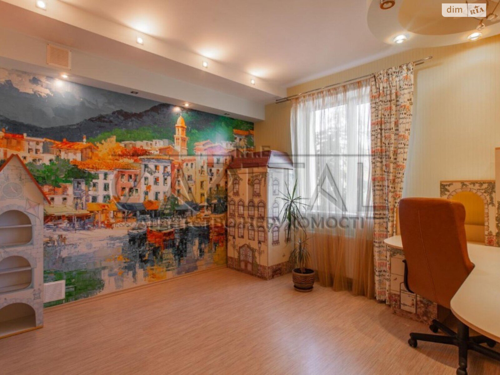 трехэтажный дом, 1700 кв. м, кирпич. Продажа в Григоровке фото 1