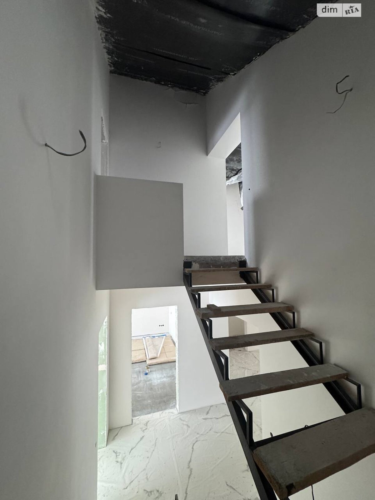 двухэтажный дом с гаражом, 228.5 кв. м, кирпич. Продажа в Грузевице фото 1