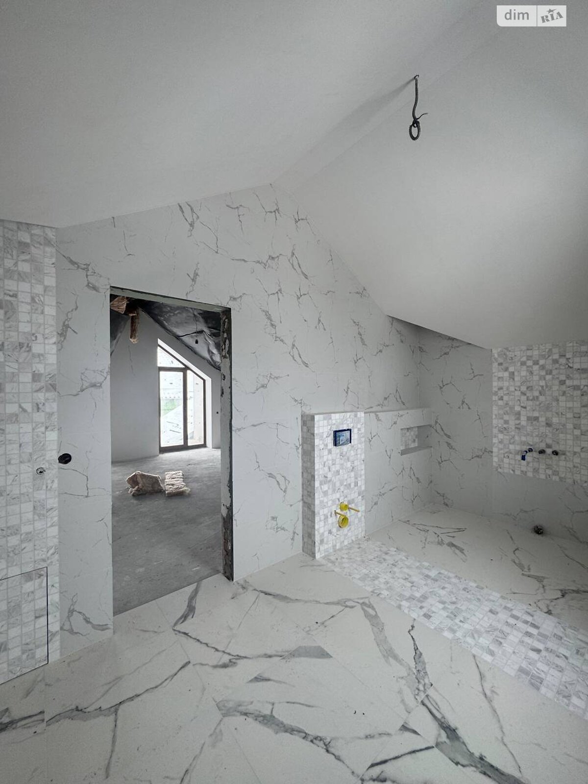 двухэтажный дом с гаражом, 228.5 кв. м, кирпич. Продажа в Грузевице фото 1