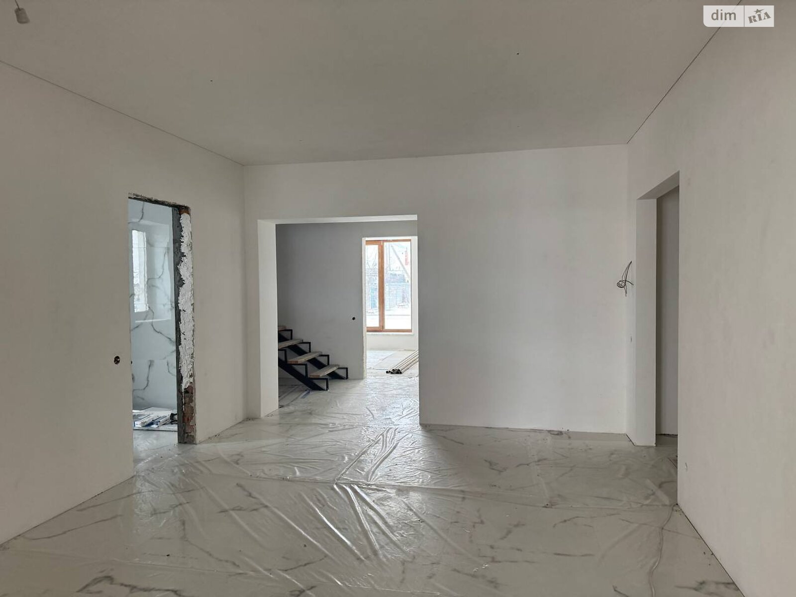 двухэтажный дом с гаражом, 228.5 кв. м, кирпич. Продажа в Грузевице фото 1