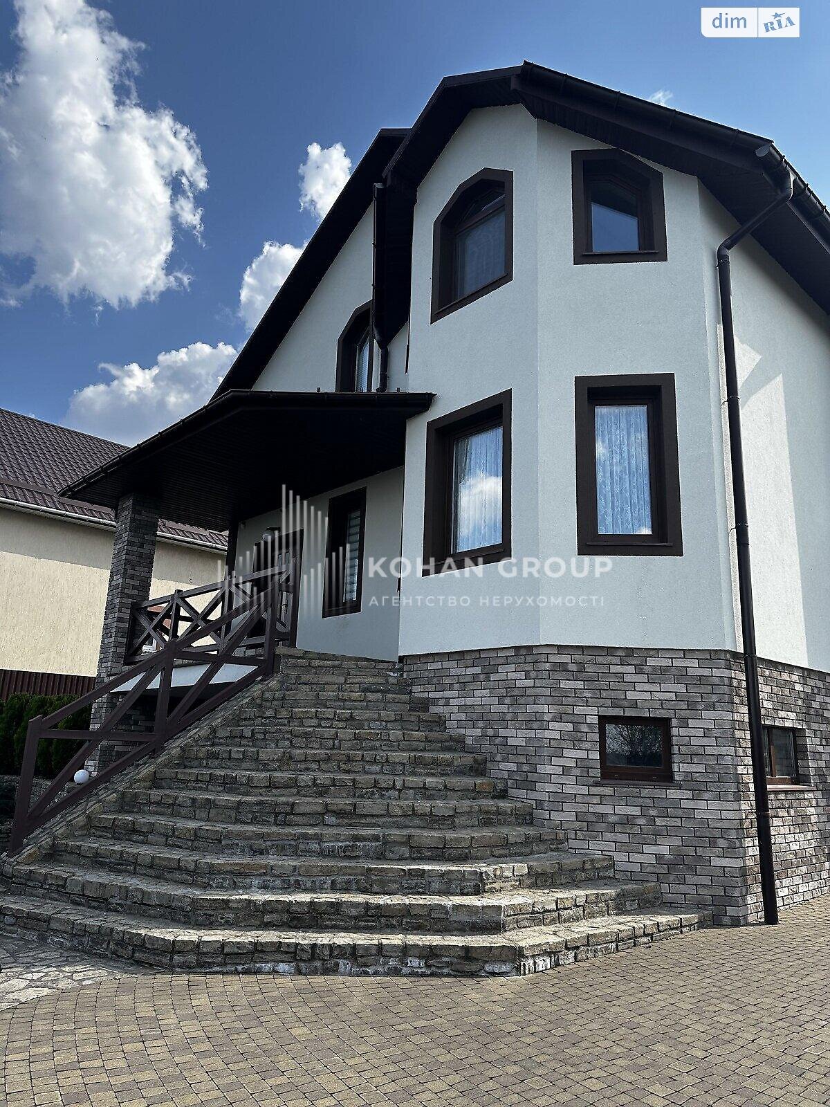 двухэтажный дом с гаражом, 217 кв. м, кирпич. Продажа в Грузевице фото 1 двухэтажный дом с гаражом, 217 кв. м, кирпич. Продажа в Грузевице фото 1