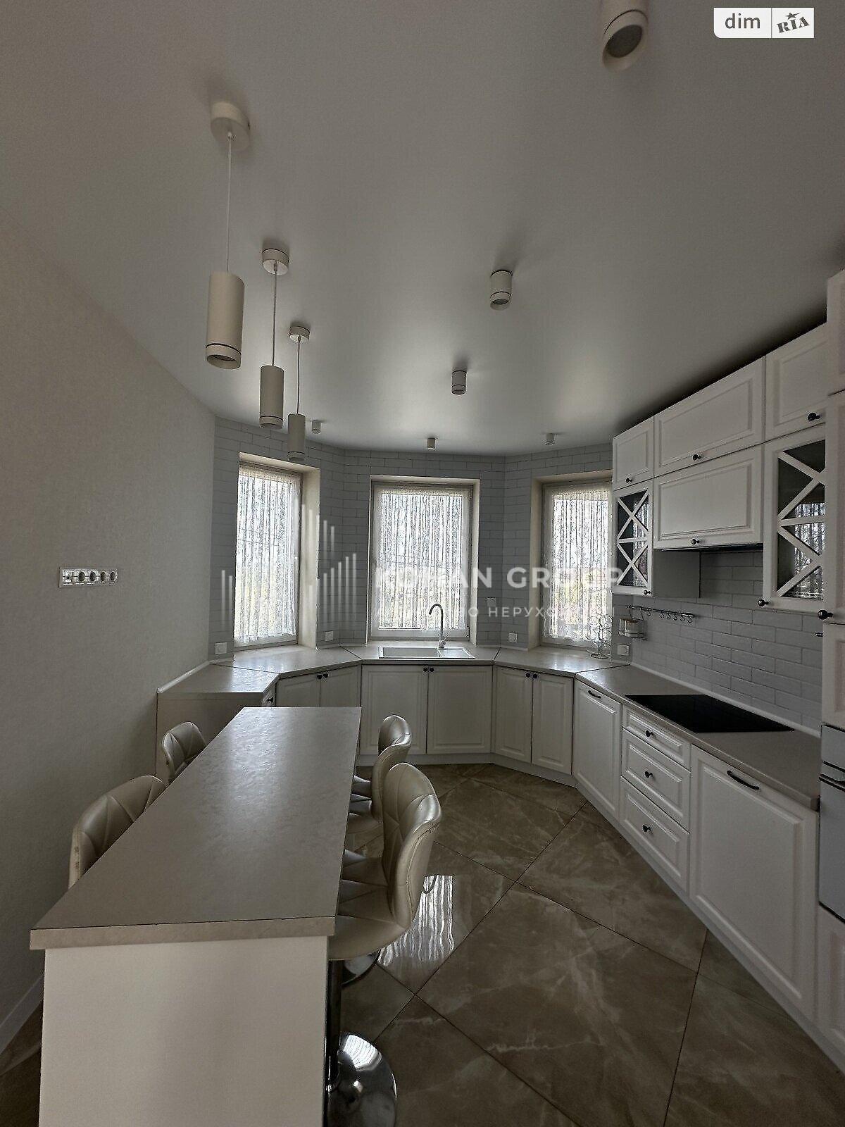 двухэтажный дом с гаражом, 217 кв. м, кирпич. Продажа в Грузевице фото 1 двухэтажный дом с гаражом, 217 кв. м, кирпич. Продажа в Грузевице фото 1
