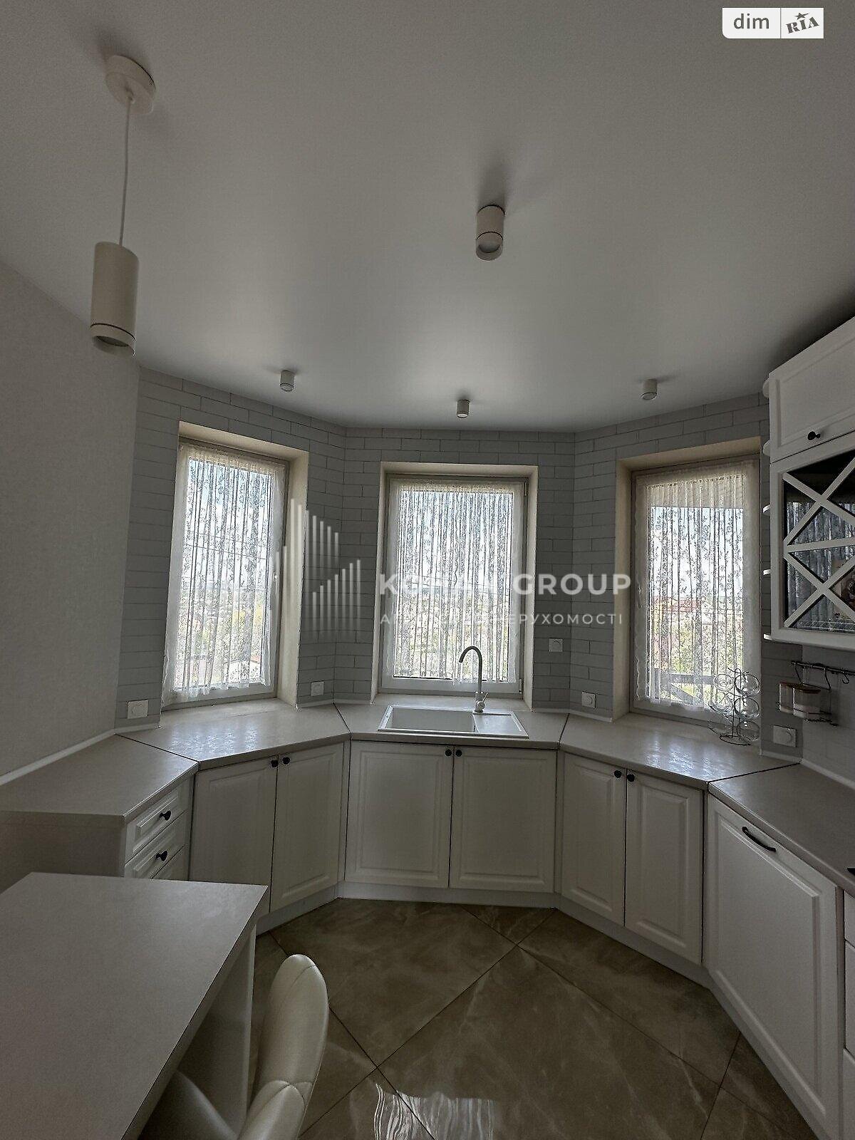 двухэтажный дом с гаражом, 217 кв. м, кирпич. Продажа в Грузевице фото 1 двухэтажный дом с гаражом, 217 кв. м, кирпич. Продажа в Грузевице фото 1