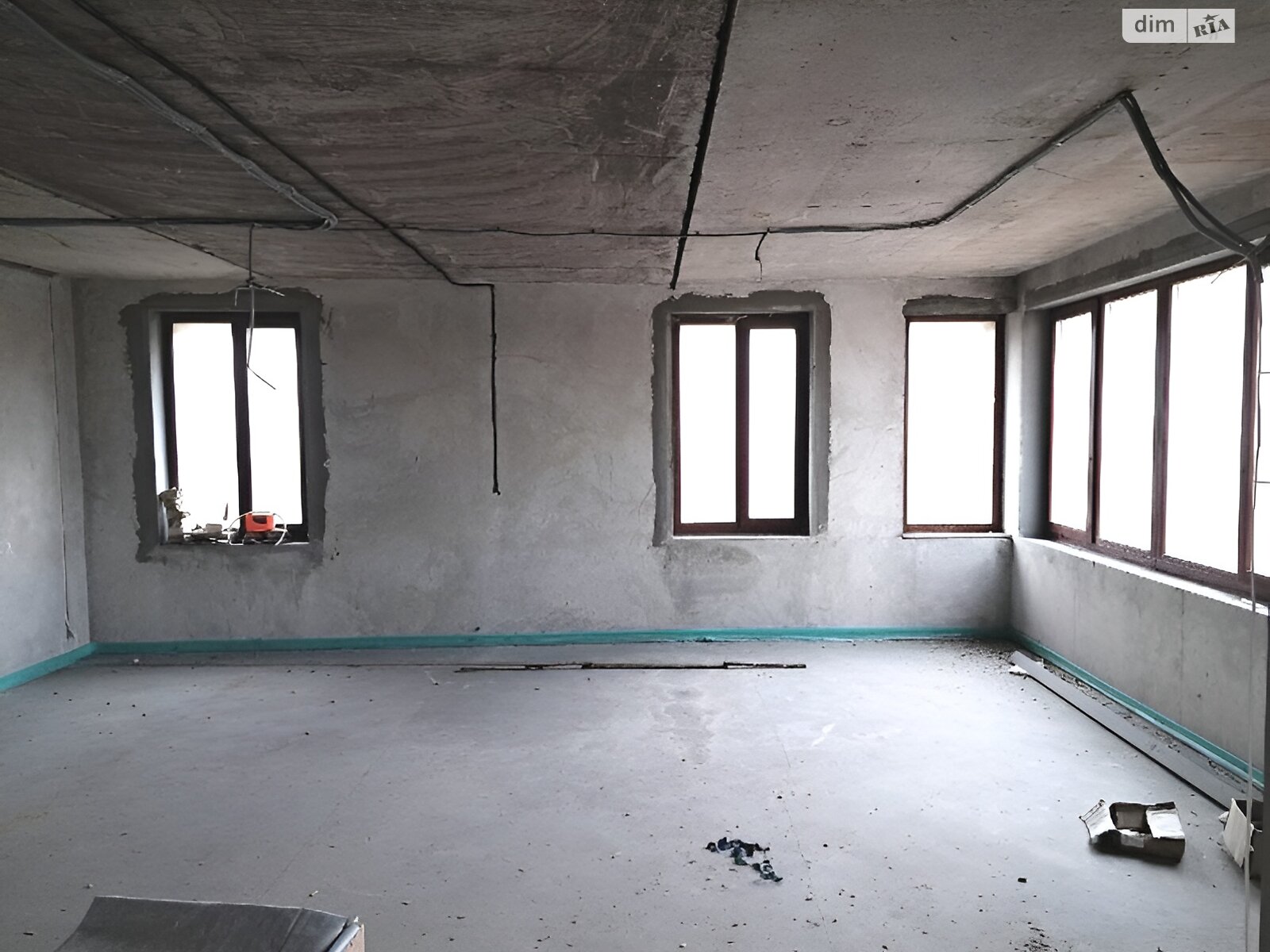 триповерховий будинок з опаленням, 574.2 кв. м, цегла. Продаж у Гусачівці фото 1 триповерховий будинок з опаленням, 574.2 кв. м, цегла. Продаж у Гусачівці фото 1