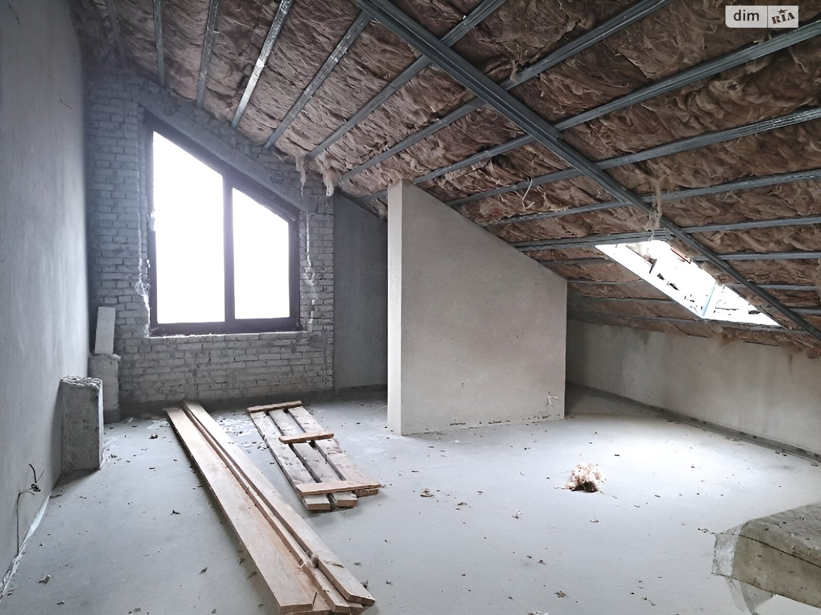 триповерховий будинок з опаленням, 574.2 кв. м, цегла. Продаж у Гусачівці фото 1 триповерховий будинок з опаленням, 574.2 кв. м, цегла. Продаж у Гусачівці фото 1