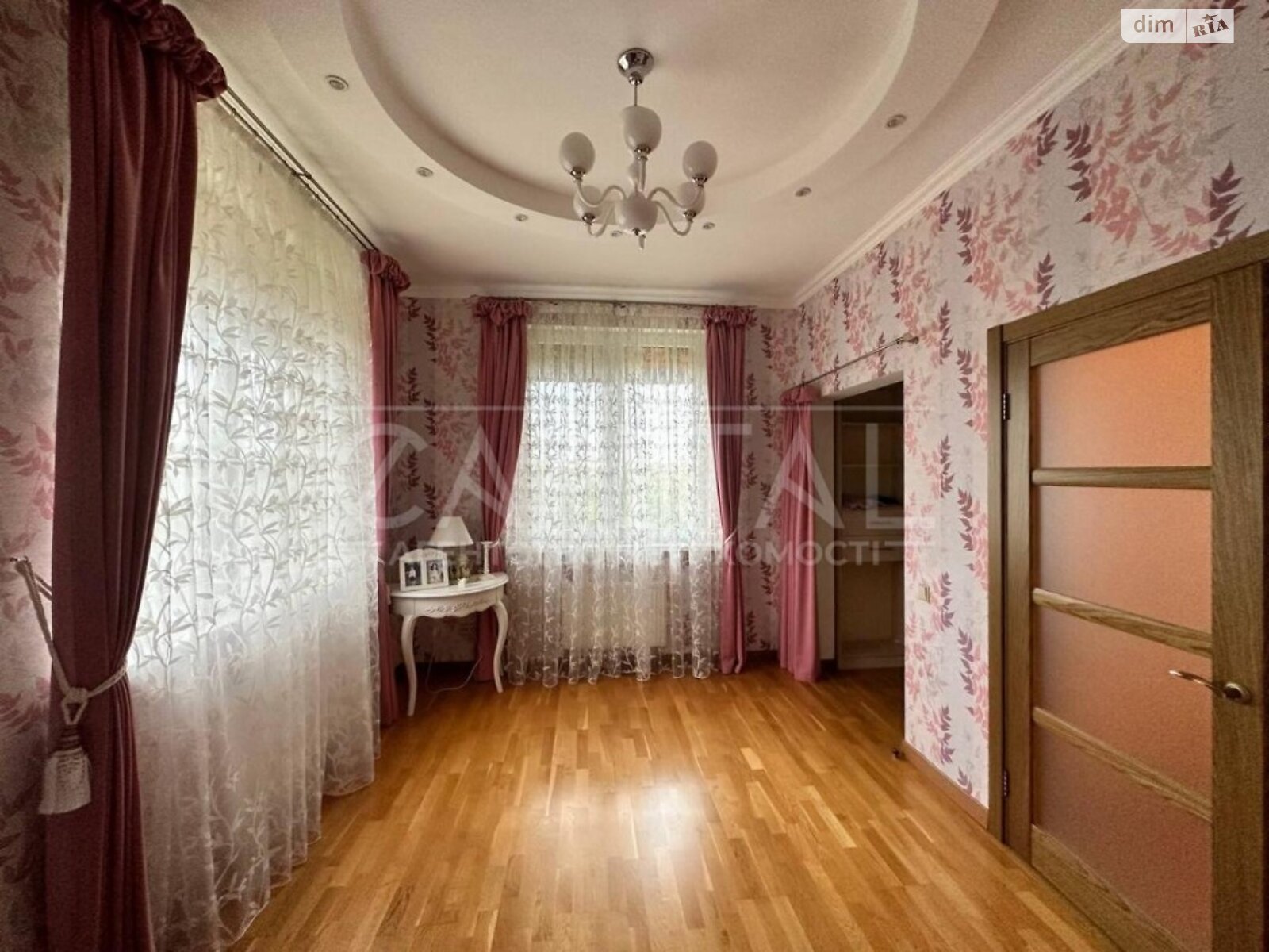 двухэтажный дом, 309 кв. м, кирпич. Продажа в Гусачевке фото 1