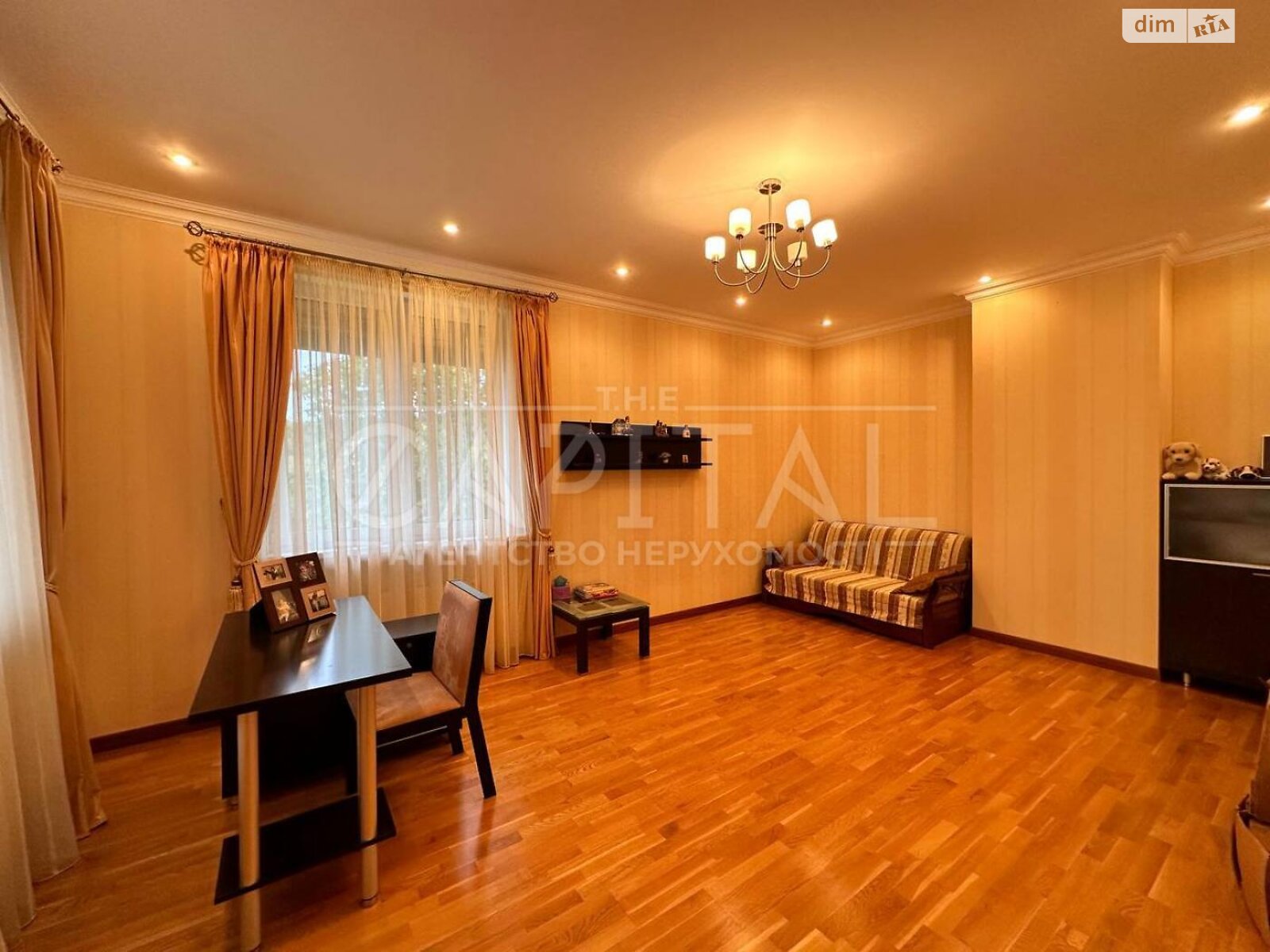 двоповерховий будинок, 309 кв. м, кирпич. Продаж у Гусачівці фото 1