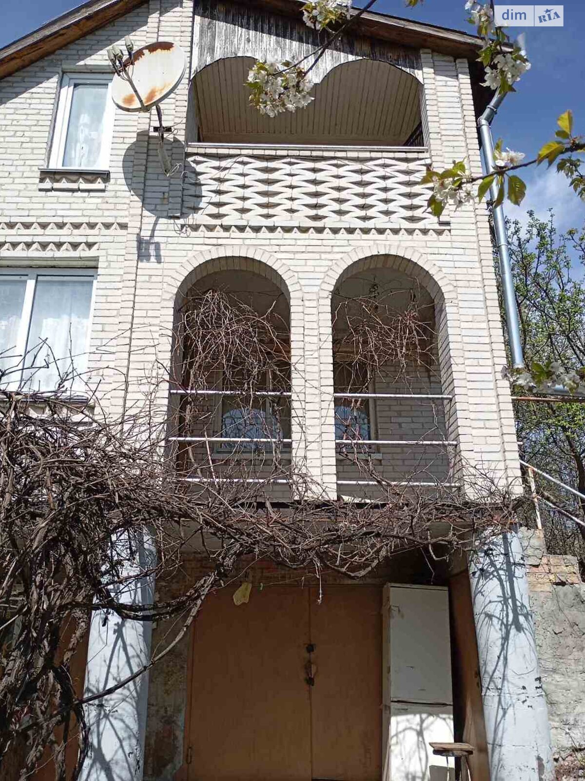 трехэтажный дом с гаражом, 111.7 кв. м, кирпич. Продажа в Халепье фото 1 трехэтажный дом с гаражом, 111.7 кв. м, кирпич. Продажа в Халепье фото 1
