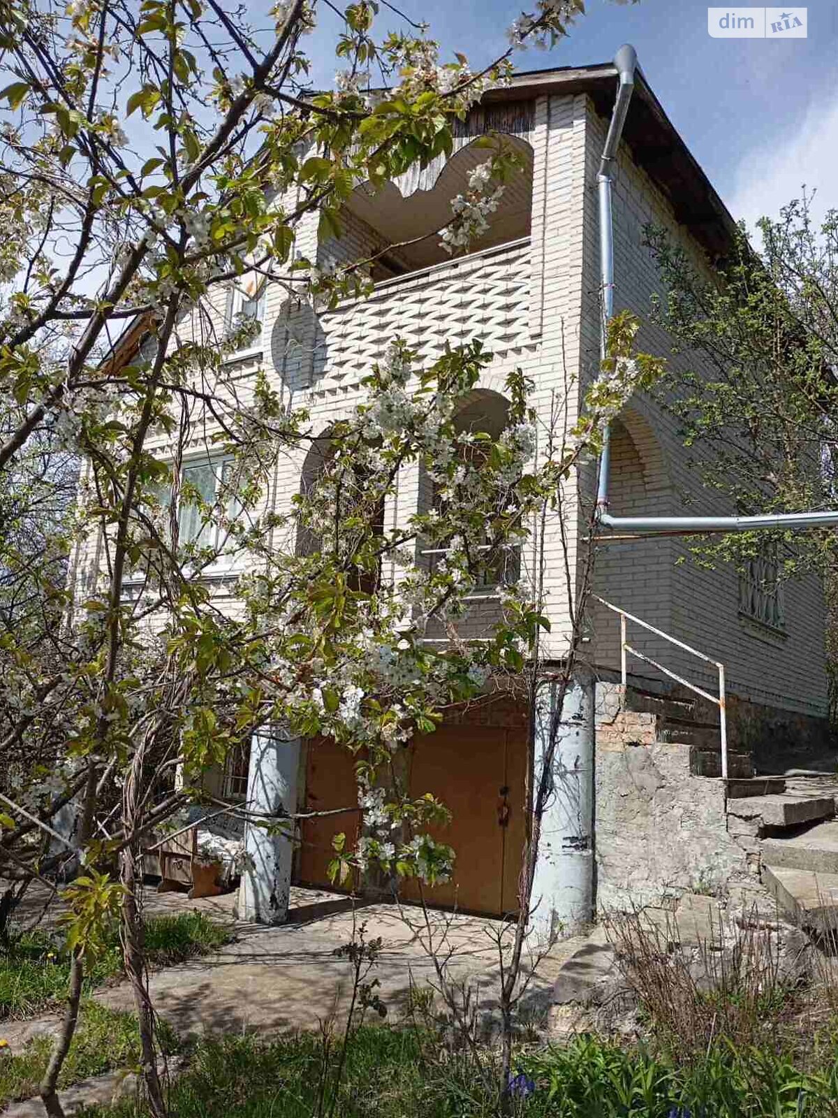 трехэтажный дом с гаражом, 111.7 кв. м, кирпич. Продажа в Халепье фото 1 трехэтажный дом с гаражом, 111.7 кв. м, кирпич. Продажа в Халепье фото 1