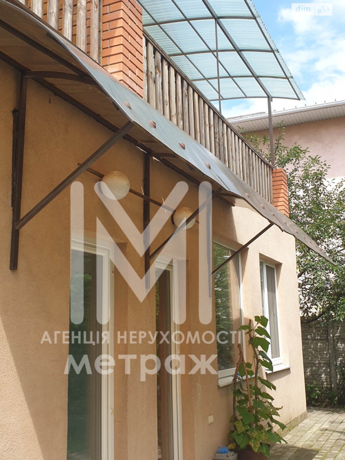 двухэтажный дом с ремонтом, 225 кв. м, кирпич. Продажа в Харькове район 627-ой микрорайон фото 1