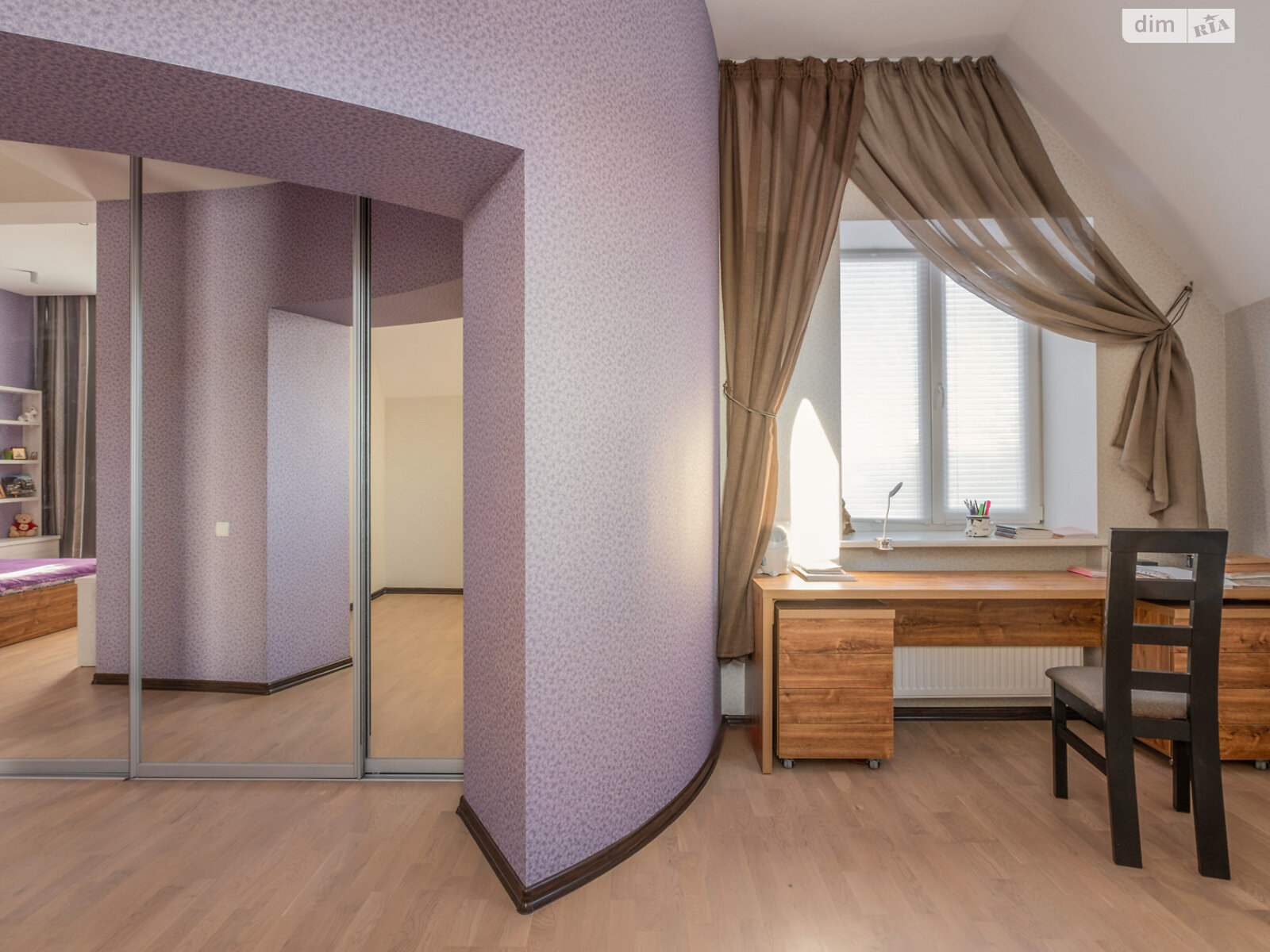 трехэтажный дом с гаражом, 420 кв. м, кирпич. Продажа в Харькове район Алексеевка фото 1 трехэтажный дом с гаражом, 420 кв. м, кирпич. Продажа в Харькове район Алексеевка фото 1