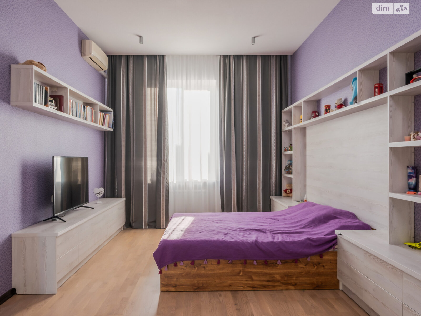 трехэтажный дом с гаражом, 420 кв. м, кирпич. Продажа в Харькове район Алексеевка фото 1 трехэтажный дом с гаражом, 420 кв. м, кирпич. Продажа в Харькове район Алексеевка фото 1
