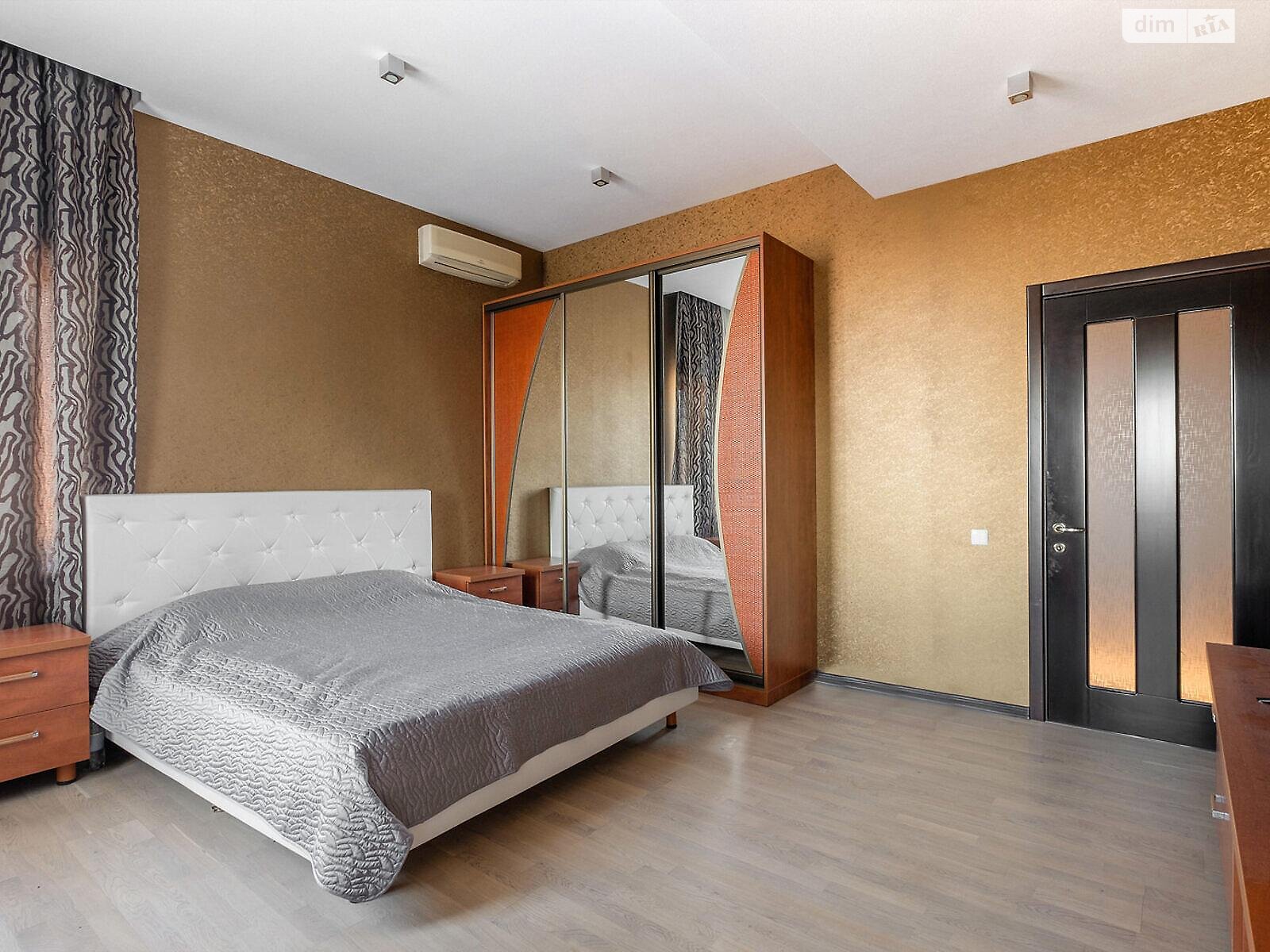 триповерховий будинок, 420 кв. м, кирпич. Продаж в Харкові, район Олексїївка фото 1 триповерховий будинок, 420 кв. м, кирпич. Продаж в Харкові, район Олексїївка фото 1