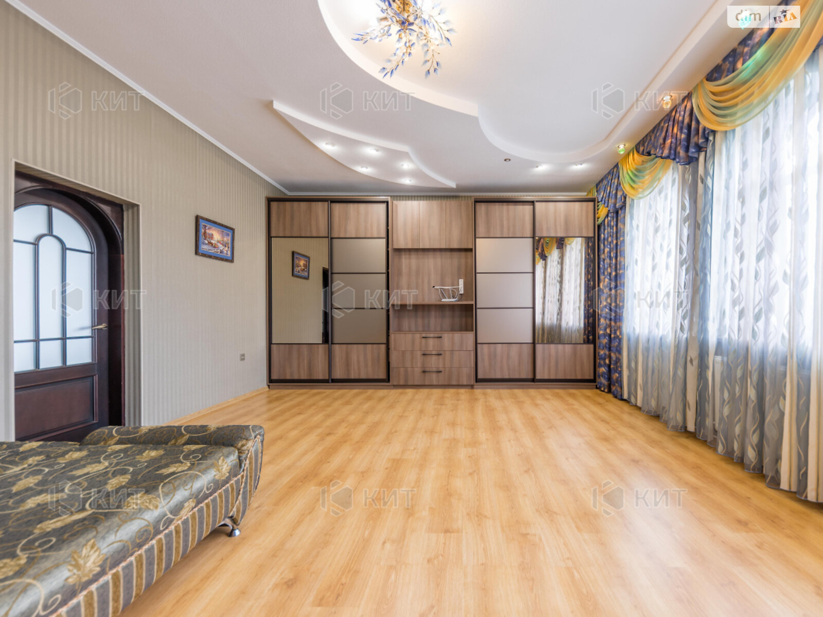 двоповерховий будинок, 450 кв. м, кирпич. Продаж в Харкові, район Холодна Гора фото 1 двоповерховий будинок, 450 кв. м, кирпич. Продаж в Харкові, район Холодна Гора фото 1