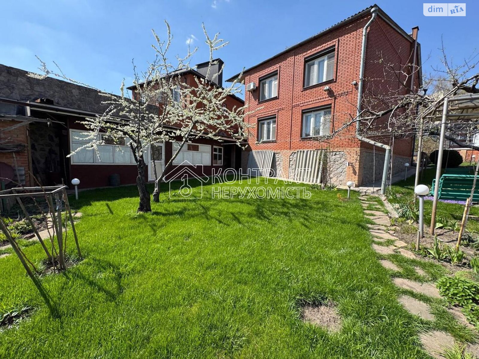 двухэтажный дом с гаражом, 262 кв. м, кирпич. Продажа в Харькове район Холодногорский фото 1 двухэтажный дом с гаражом, 262 кв. м, кирпич. Продажа в Харькове район Холодногорский фото 1