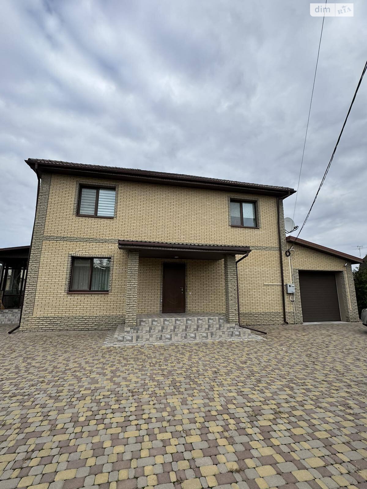 двухэтажный дом с гаражом, 238.2 кв. м, кирпич. Продажа в Харькове район Индустриальный фото 1 двухэтажный дом с гаражом, 238.2 кв. м, кирпич. Продажа в Харькове район Индустриальный фото 1
