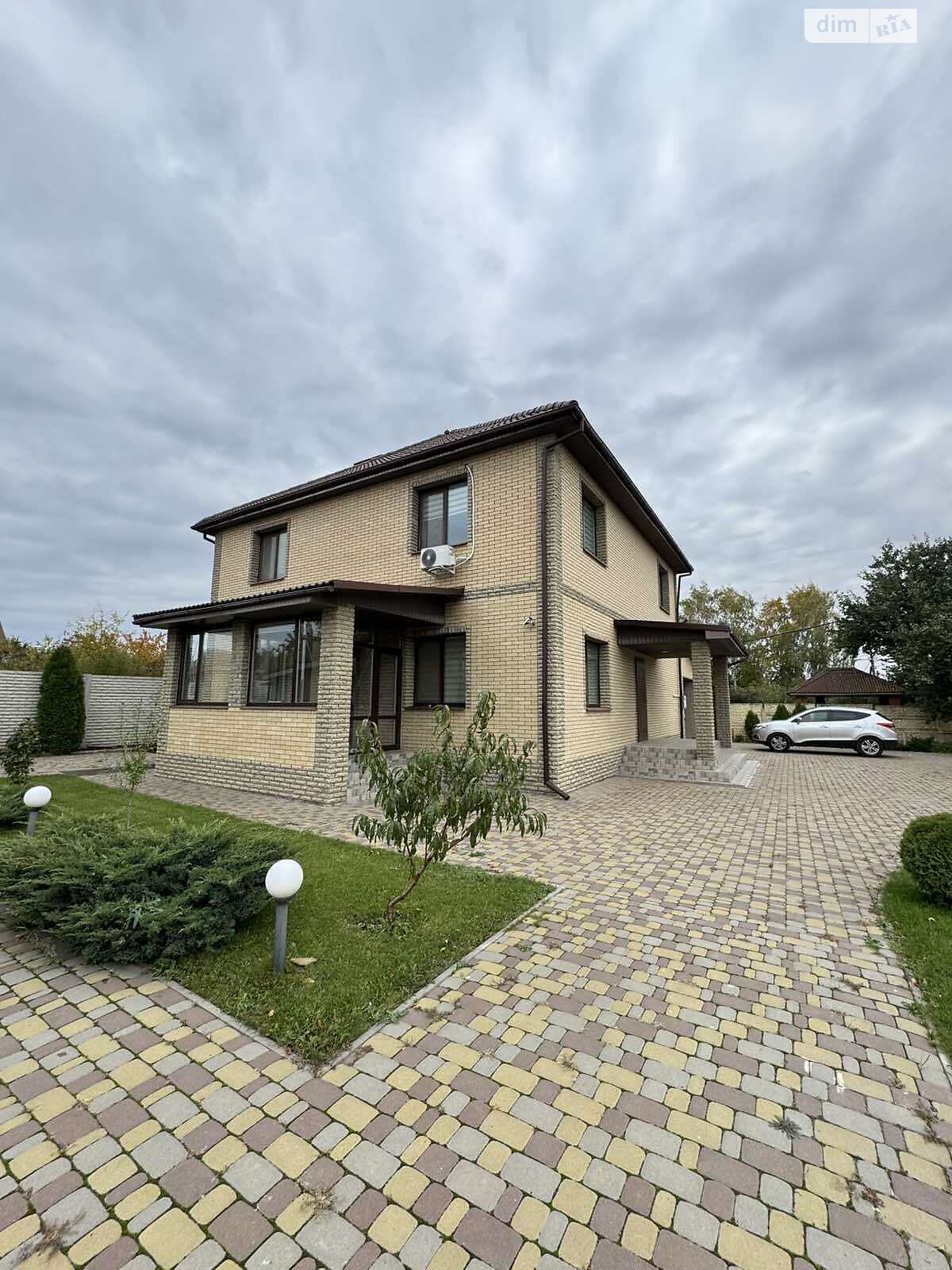 двухэтажный дом с гаражом, 238.2 кв. м, кирпич. Продажа в Харькове район Индустриальный фото 1 двухэтажный дом с гаражом, 238.2 кв. м, кирпич. Продажа в Харькове район Индустриальный фото 1