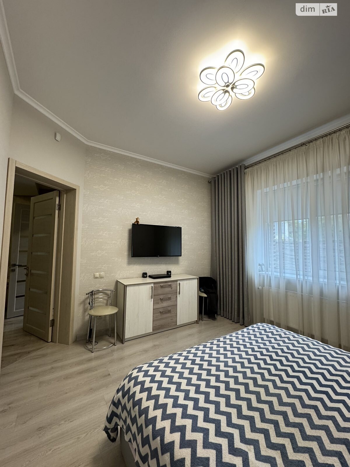 двухэтажный дом с гаражом, 238.2 кв. м, кирпич. Продажа в Харькове район Индустриальный фото 1 двухэтажный дом с гаражом, 238.2 кв. м, кирпич. Продажа в Харькове район Индустриальный фото 1