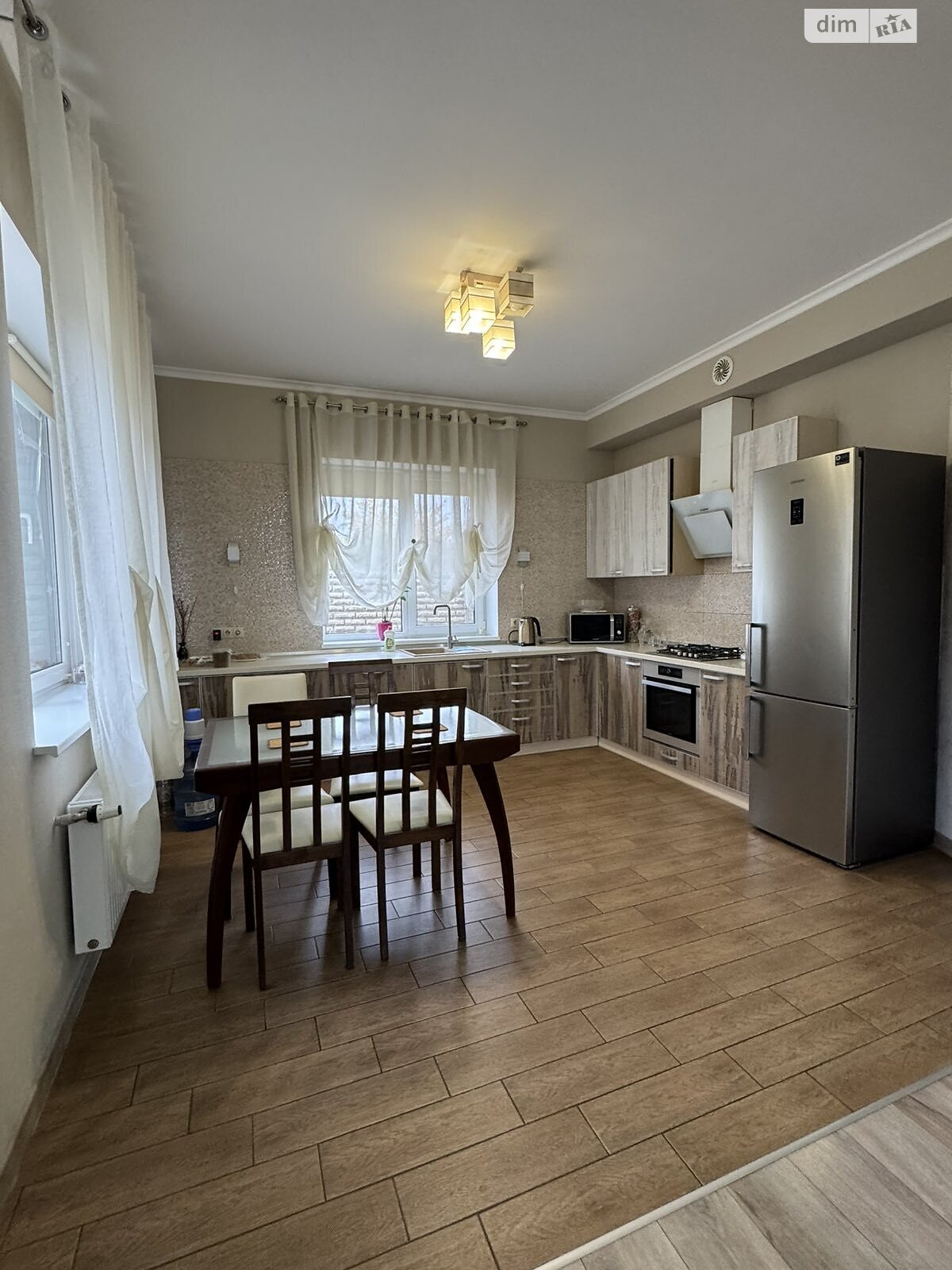двухэтажный дом с гаражом, 238.2 кв. м, кирпич. Продажа в Харькове район Индустриальный фото 1 двухэтажный дом с гаражом, 238.2 кв. м, кирпич. Продажа в Харькове район Индустриальный фото 1