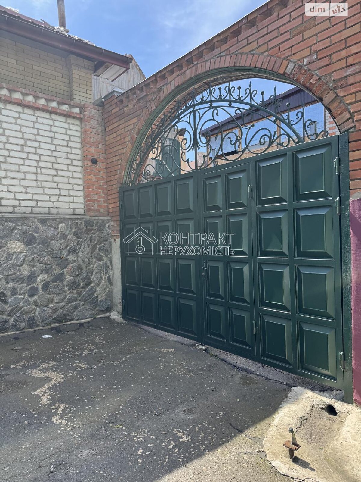двухэтажный дом, 250 кв. м, кирпич. Продажа в Харькове район Великая Даниловка фото 1 двухэтажный дом, 250 кв. м, кирпич. Продажа в Харькове район Великая Даниловка фото 1