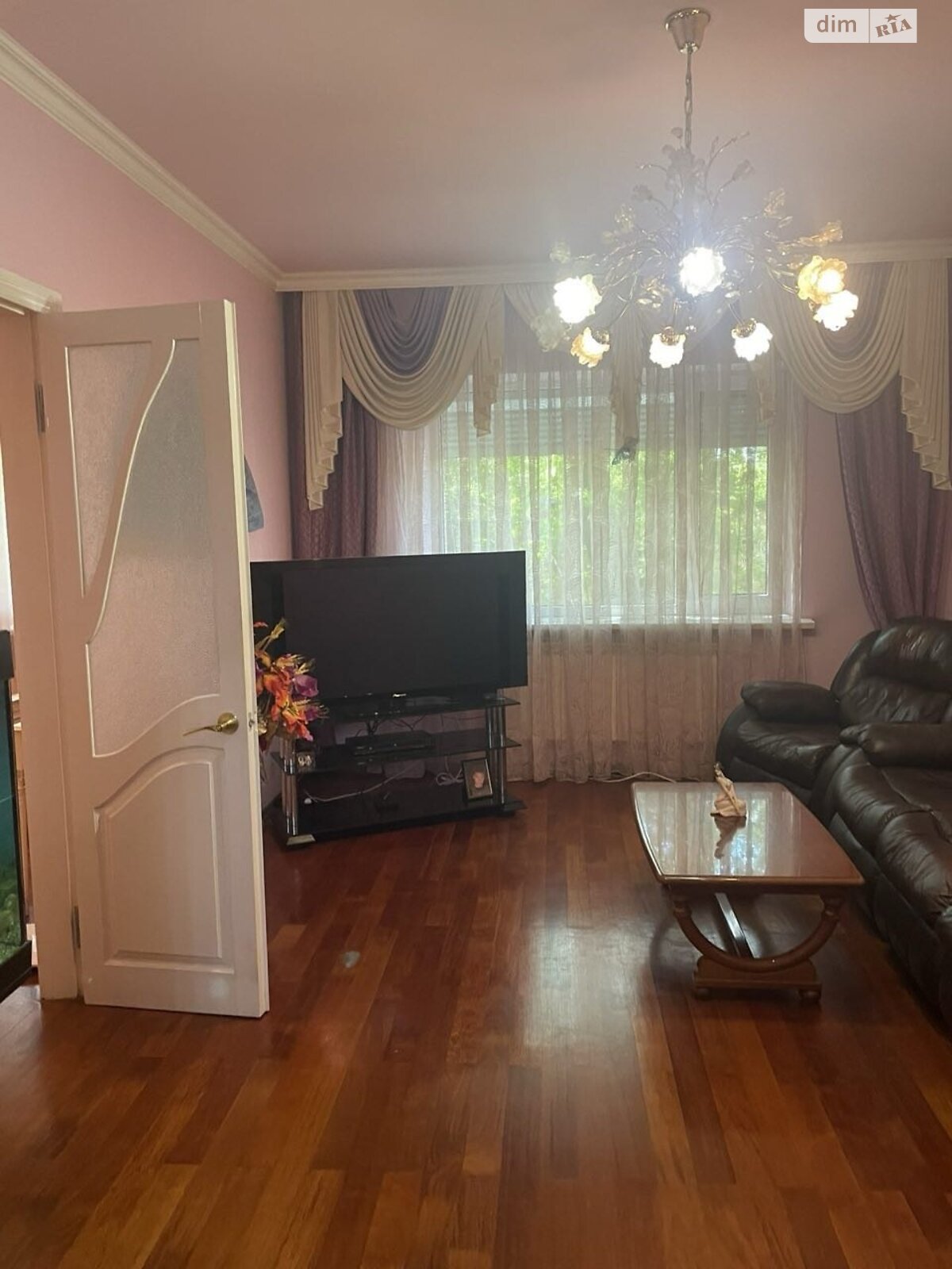 трехэтажный дом, 237 кв. м, кирпич. Продажа в Харькове фото 1 трехэтажный дом, 237 кв. м, кирпич. Продажа в Харькове фото 1