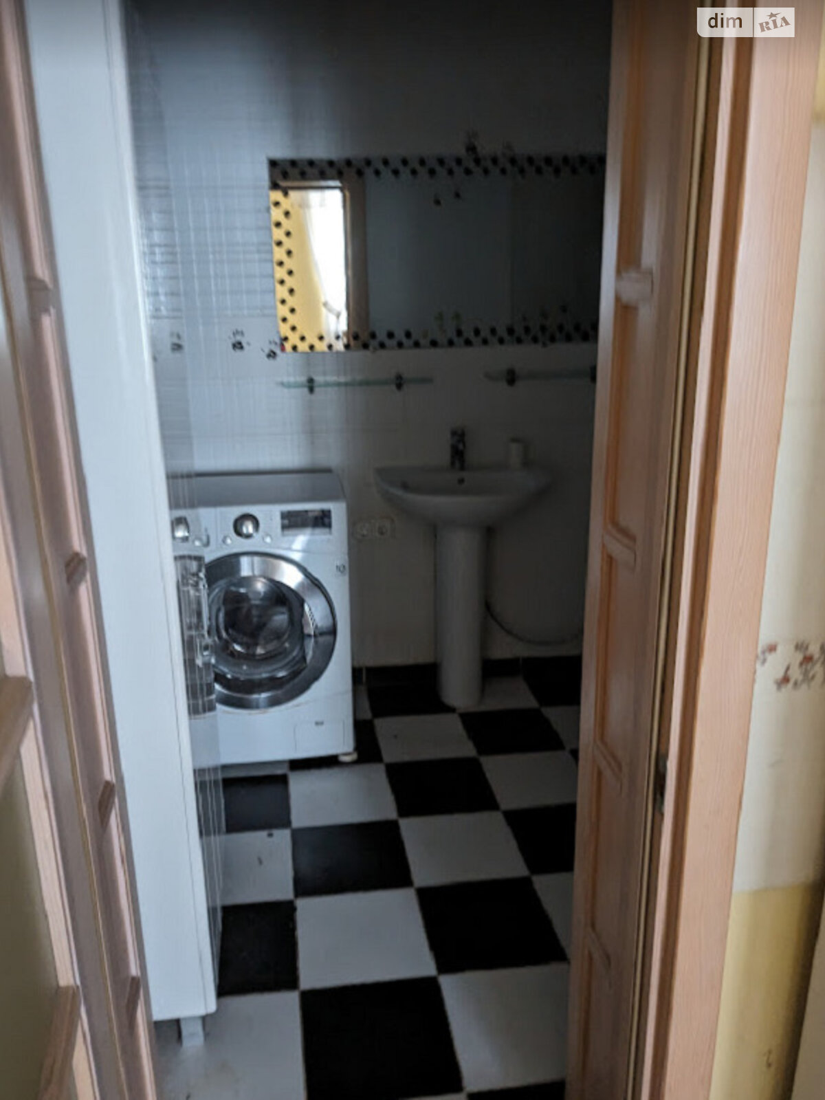 двухэтажный дом с гаражом, 240 кв. м, кирпич. Продажа в Харькове район Ледное фото 1 двухэтажный дом с гаражом, 240 кв. м, кирпич. Продажа в Харькове район Ледное фото 1
