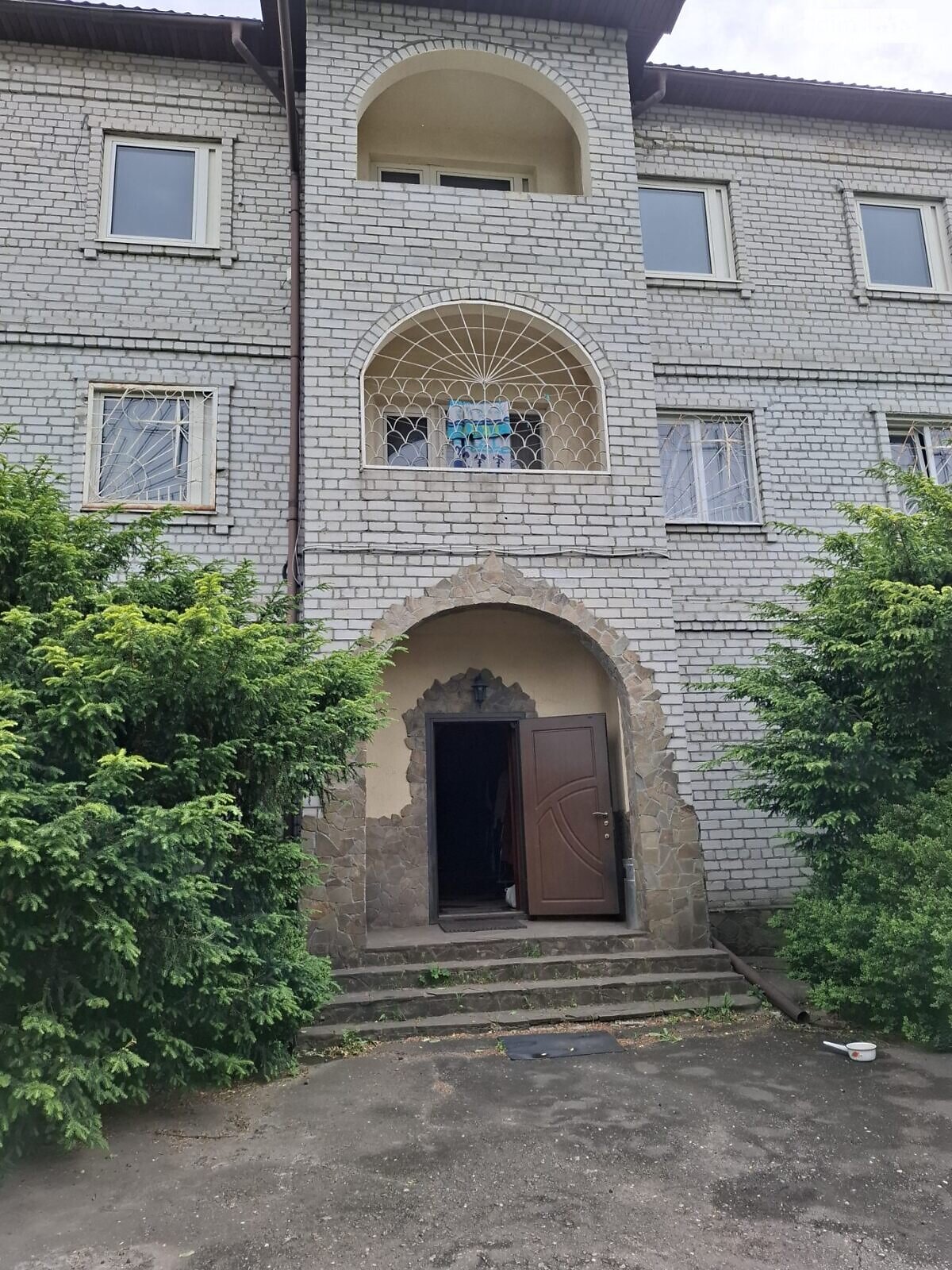 триповерховий будинок з гаражем, 424 кв. м, цегла. Продаж в Харкові, район Немишлянський фото 1 триповерховий будинок з гаражем, 424 кв. м, цегла. Продаж в Харкові, район Немишлянський фото 1
