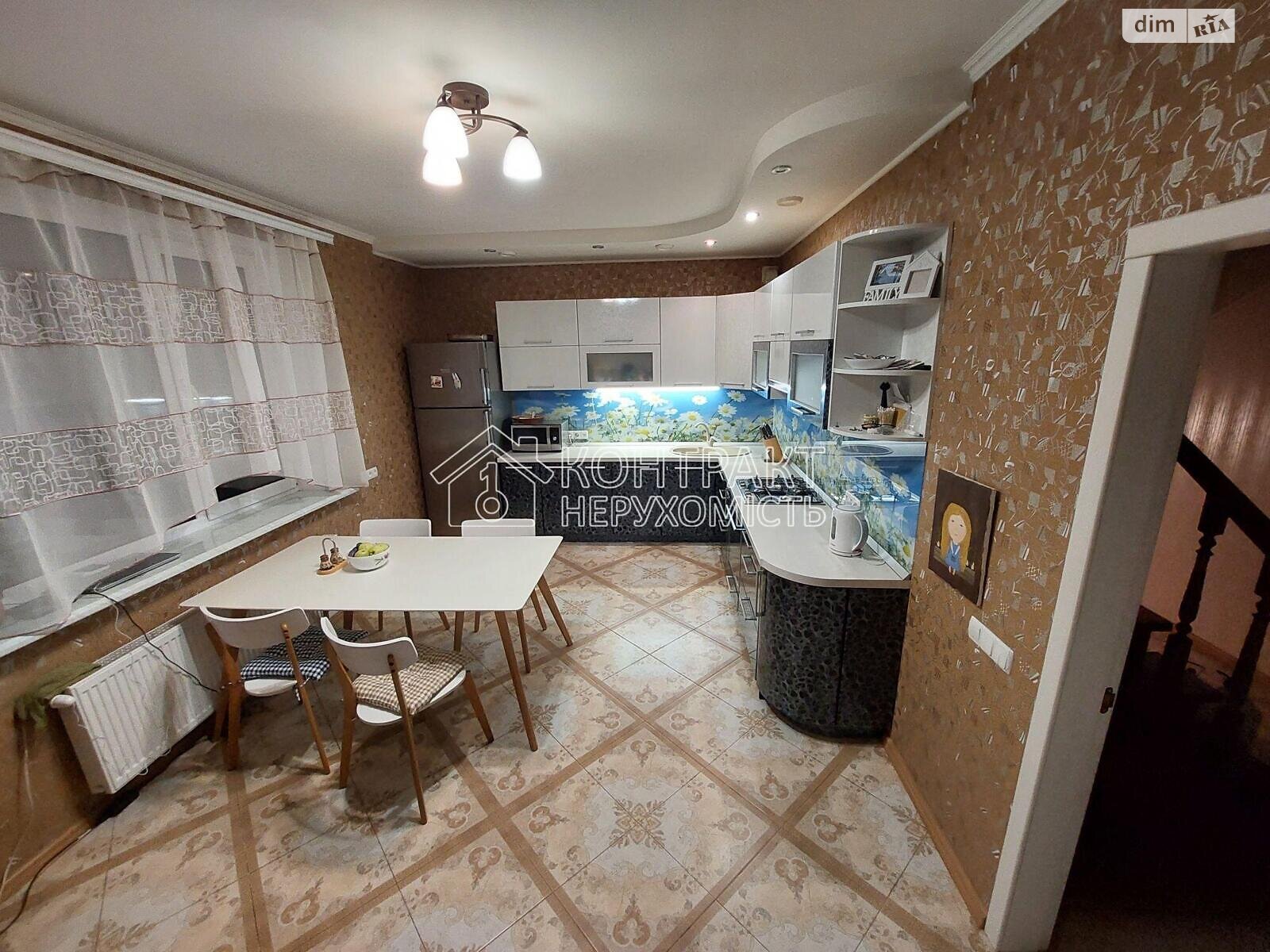 триповерховий будинок з балконом, 300 кв. м, цегла. Продаж в Харкові, район Немишлянський фото 1 триповерховий будинок з балконом, 300 кв. м, цегла. Продаж в Харкові, район Немишлянський фото 1