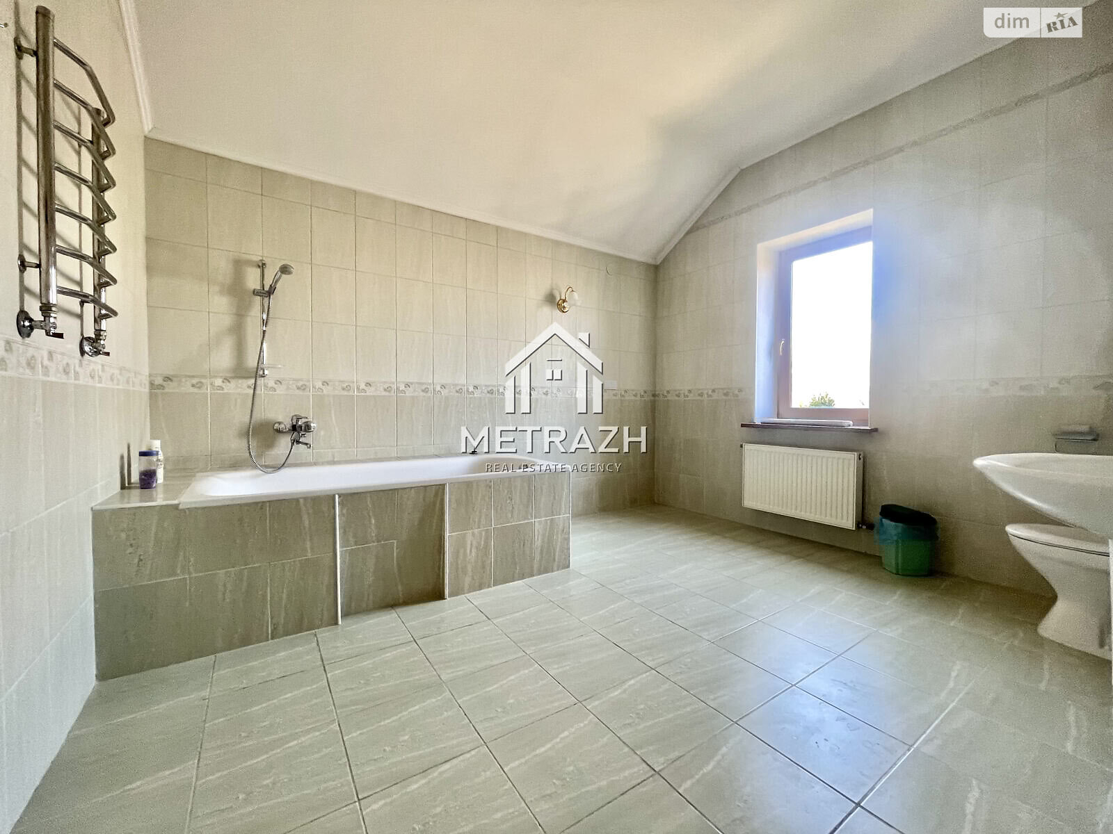 одноэтажный дом с верандой, 386.3 кв. м, кирпич. Продажа в Харькове фото 1 одноэтажный дом с верандой, 386.3 кв. м, кирпич. Продажа в Харькове фото 1