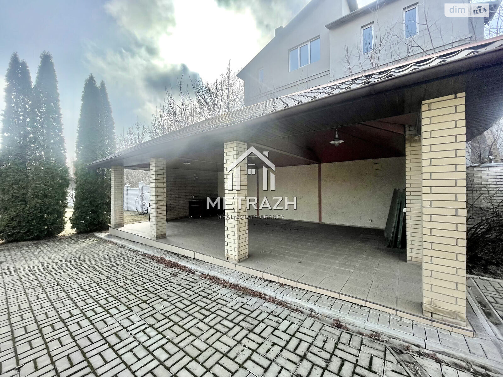 одноэтажный дом с верандой, 386.3 кв. м, кирпич. Продажа в Харькове фото 1 одноэтажный дом с верандой, 386.3 кв. м, кирпич. Продажа в Харькове фото 1