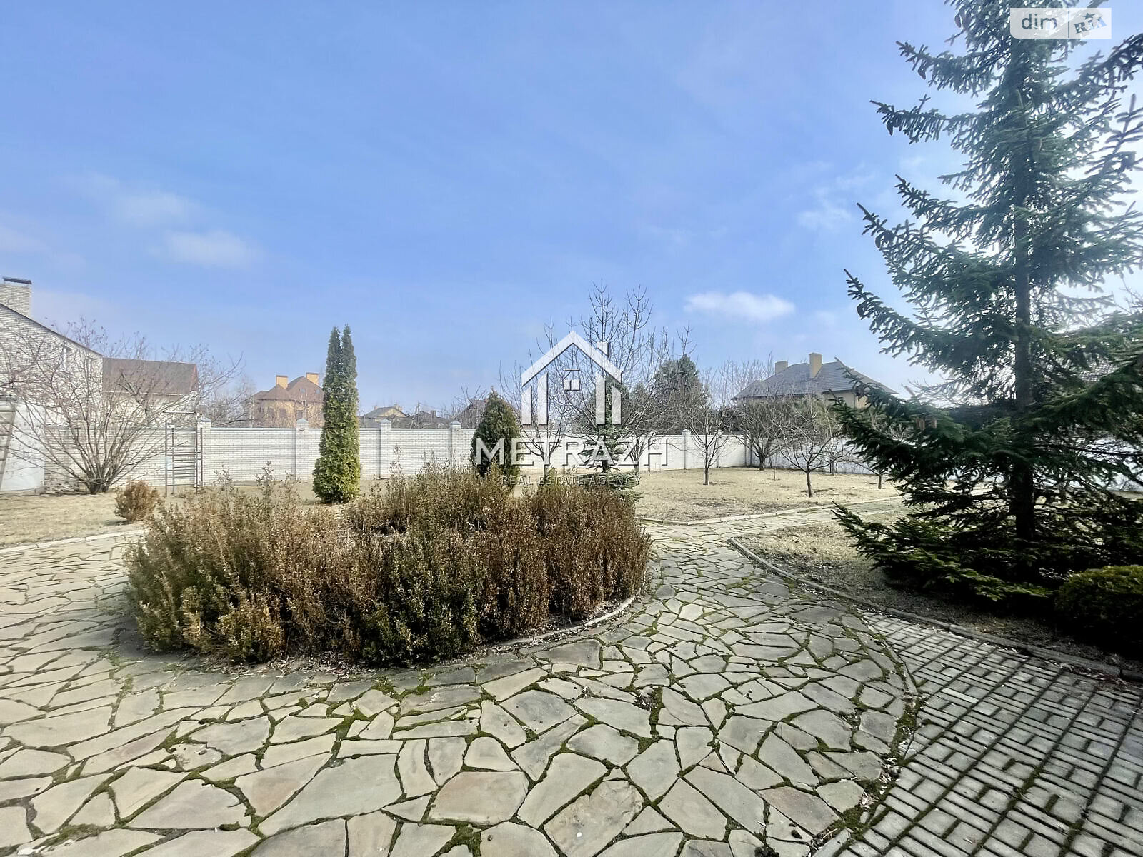 одноэтажный дом с верандой, 386.3 кв. м, кирпич. Продажа в Харькове фото 1 одноэтажный дом с верандой, 386.3 кв. м, кирпич. Продажа в Харькове фото 1