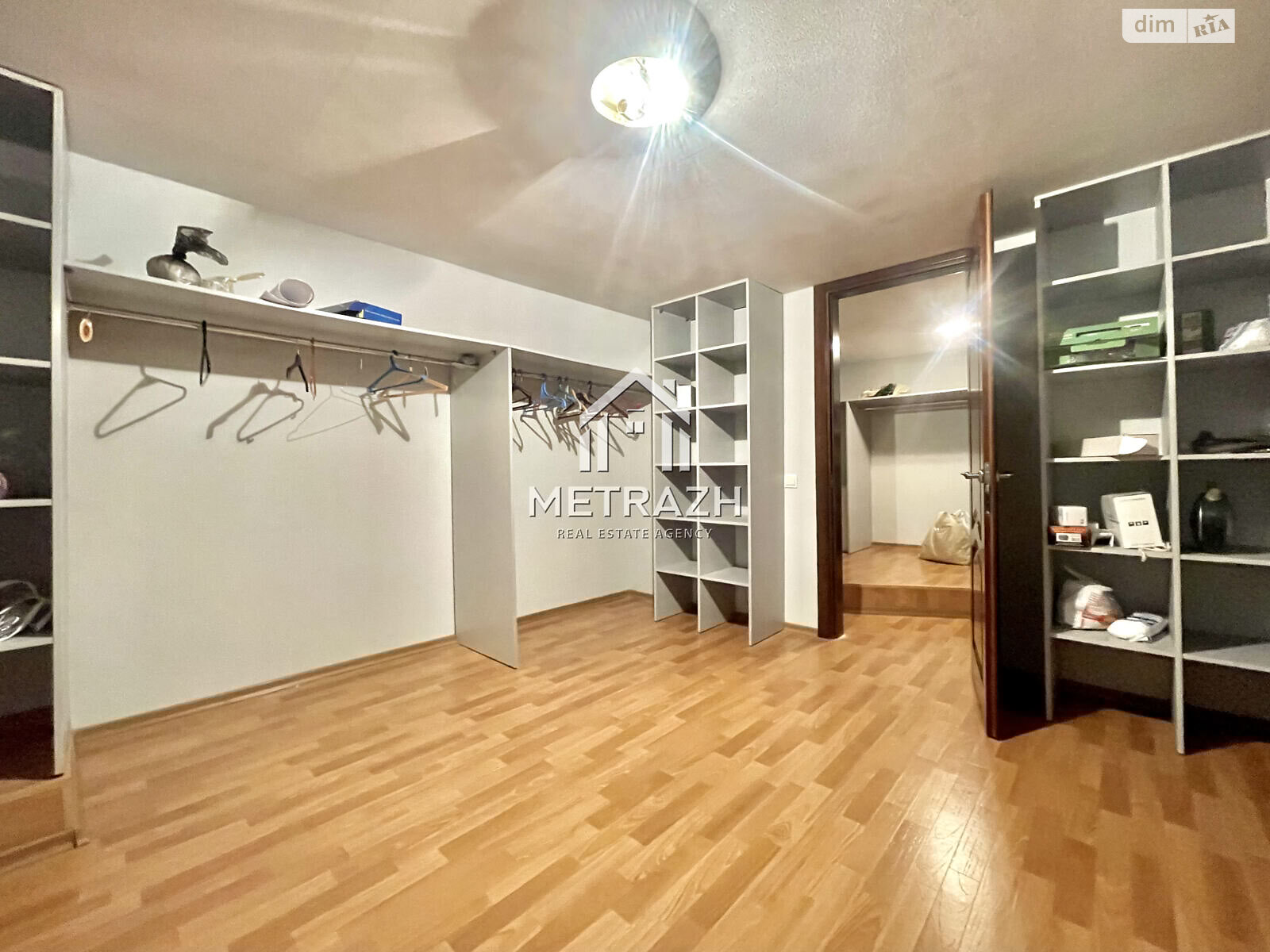 одноэтажный дом с верандой, 386.3 кв. м, кирпич. Продажа в Харькове фото 1 одноэтажный дом с верандой, 386.3 кв. м, кирпич. Продажа в Харькове фото 1