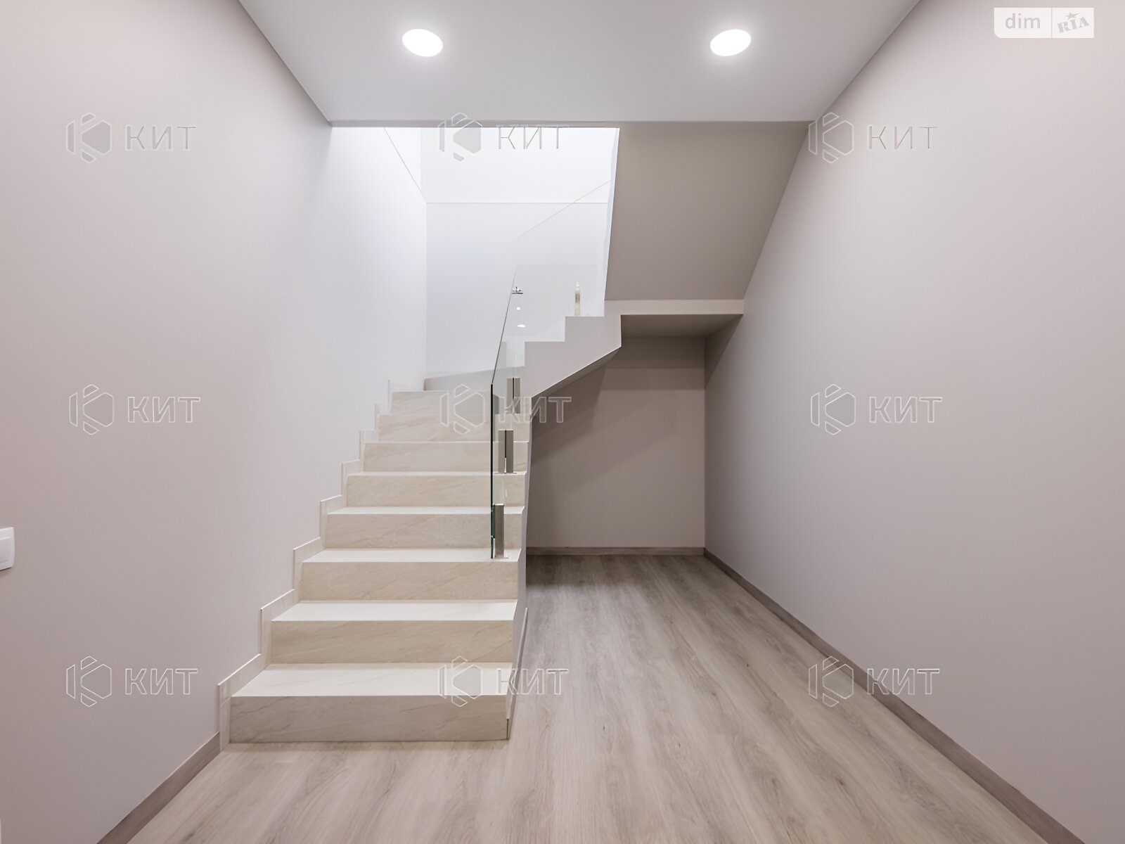 одноэтажный дом, 312 кв. м, кирпич. Продажа в Харькове район Новые Дома фото 1 одноэтажный дом, 312 кв. м, кирпич. Продажа в Харькове район Новые Дома фото 1