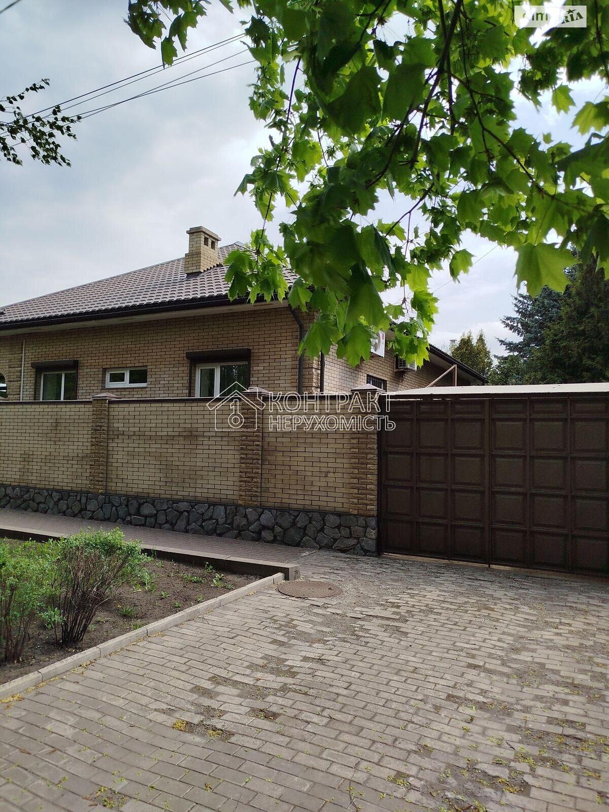 триповерховий будинок, 254 кв. м, кирпич. Продаж в Харкові, район Салтівка фото 1 триповерховий будинок, 254 кв. м, кирпич. Продаж в Харкові, район Салтівка фото 1
