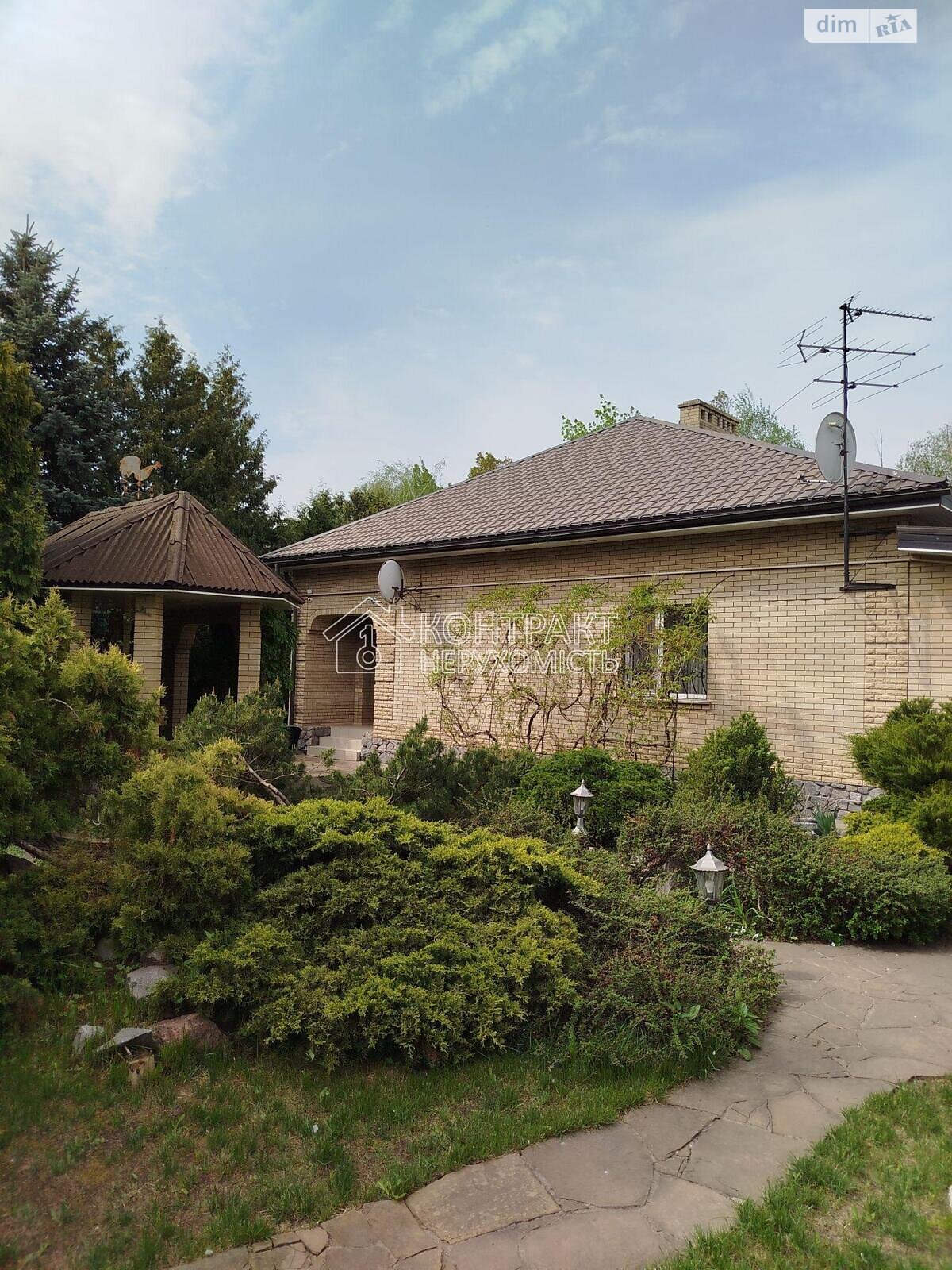 триповерховий будинок, 254 кв. м, кирпич. Продаж в Харкові, район Салтівка фото 1 триповерховий будинок, 254 кв. м, кирпич. Продаж в Харкові, район Салтівка фото 1