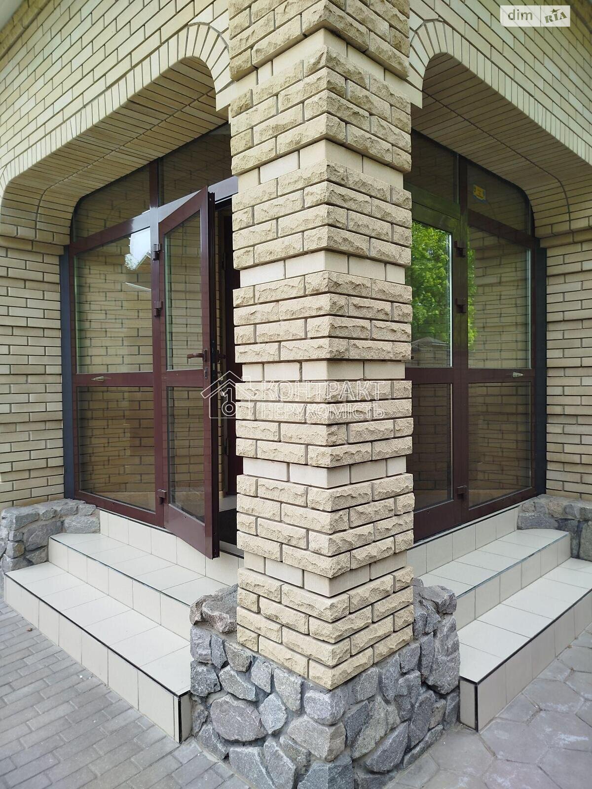 триповерховий будинок, 254 кв. м, кирпич. Продаж в Харкові, район Салтівка фото 1 триповерховий будинок, 254 кв. м, кирпич. Продаж в Харкові, район Салтівка фото 1