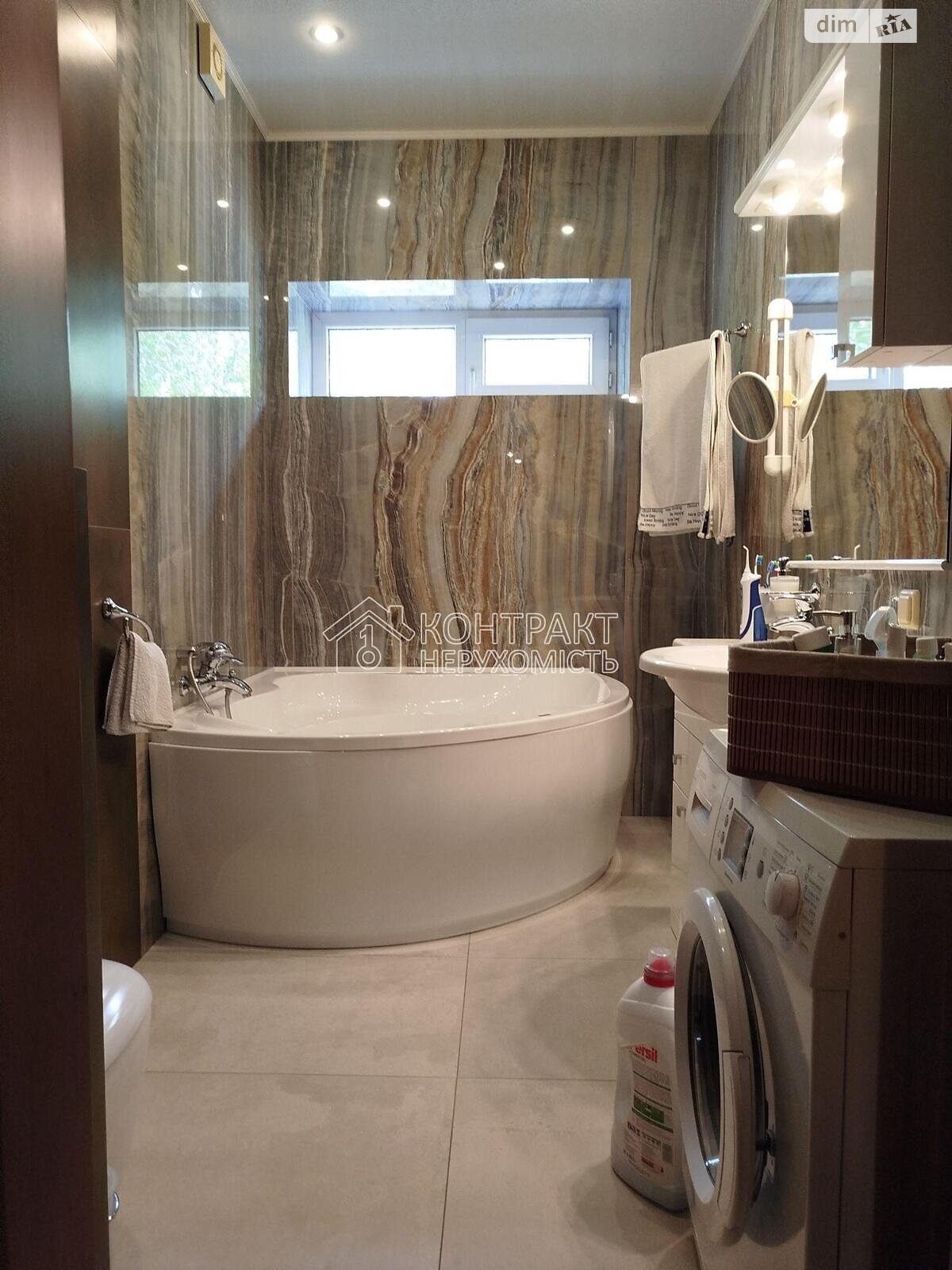 триповерховий будинок, 254 кв. м, кирпич. Продаж в Харкові, район Салтівка фото 1 триповерховий будинок, 254 кв. м, кирпич. Продаж в Харкові, район Салтівка фото 1