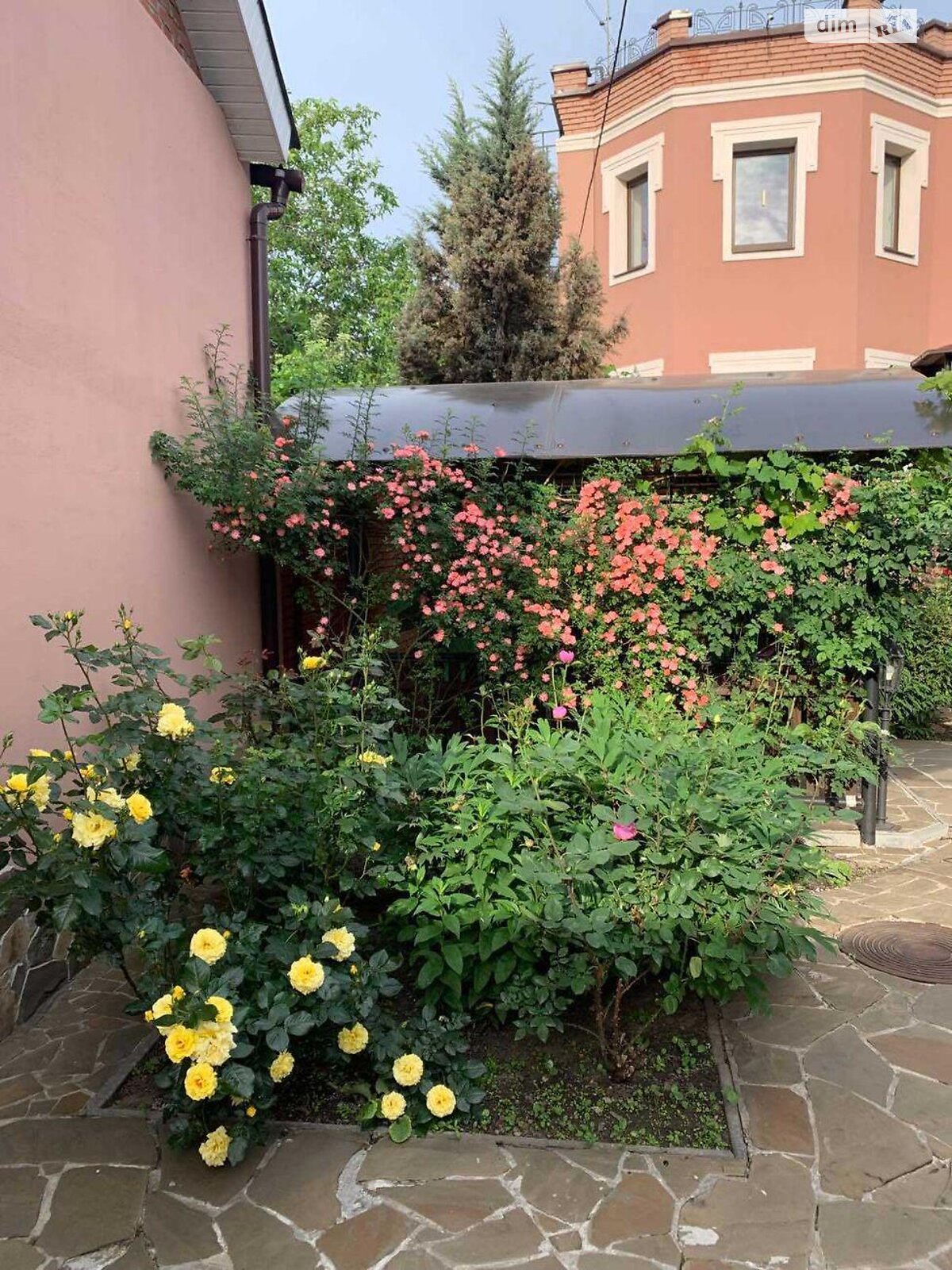 трехэтажный дом, 250 кв. м, кирпич. Продажа в Харькове район Шатиловка фото 1 трехэтажный дом, 250 кв. м, кирпич. Продажа в Харькове район Шатиловка фото 1